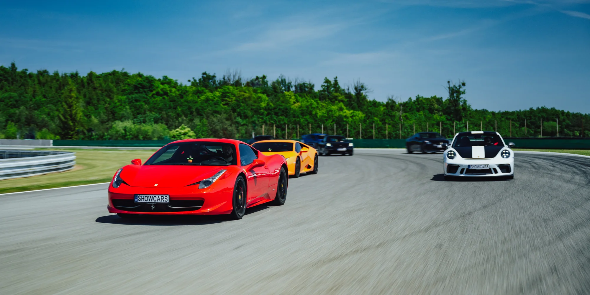 Exclusive VIP driving day: jízda na velkém závodním okruhu v Mostě v Lamborghini, Ferrari, McLarenu nebo Porsche