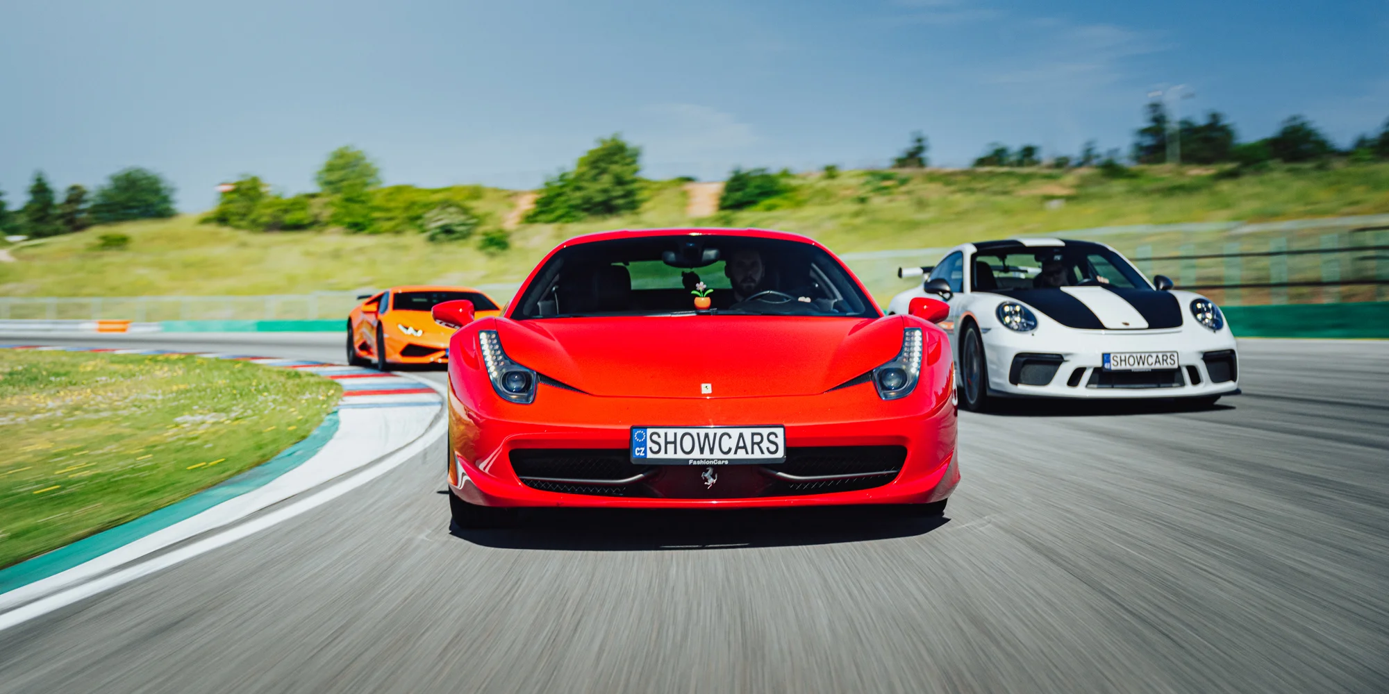 Exclusive VIP driving day: jízda na velkém závodním okruhu v Mostě v Lamborghini, Ferrari, McLarenu nebo Porsche