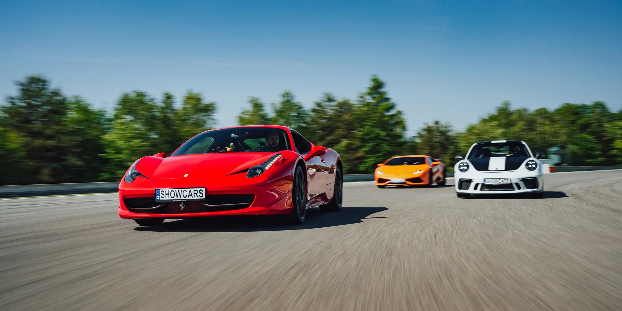 Exclusive VIP driving day: jízda na velkém závodním okruhu v Mostě v Lamborghini, Ferrari, McLarenu nebo Porsche