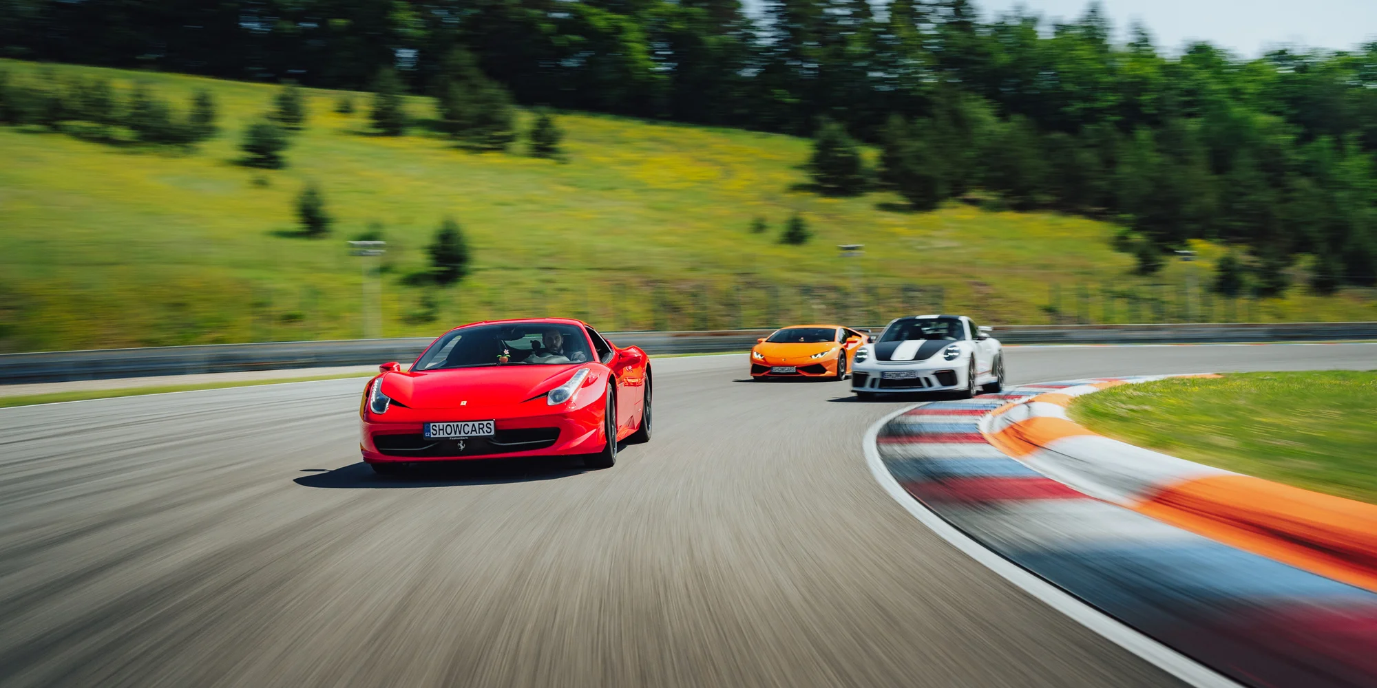 Exclusive VIP driving day: jízda na velkém závodním okruhu v Mostě v Lamborghini, Ferrari, McLarenu nebo Porsche