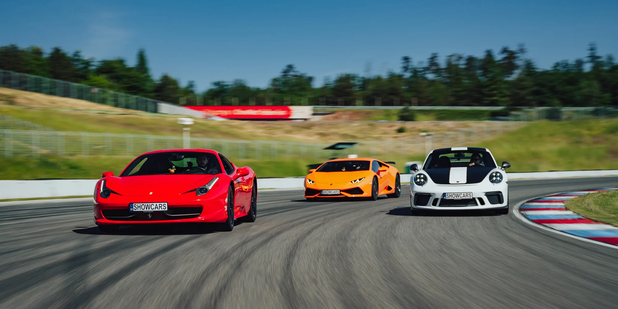 Exclusive VIP driving day: jízda na velkém závodním okruhu v Mostě v Lamborghini, Ferrari, McLarenu nebo Porsche