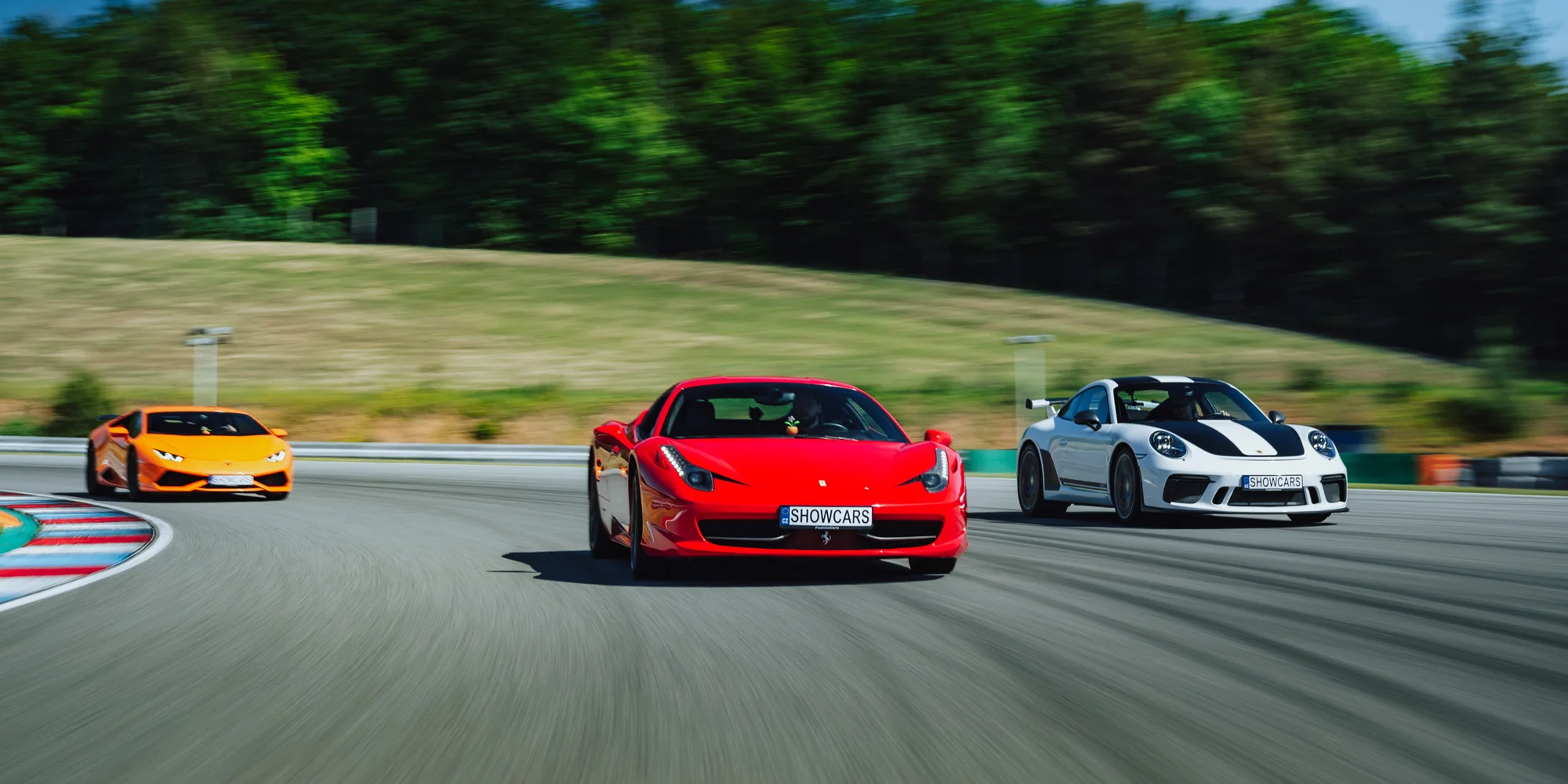 Exclusive VIP driving day: jízda na velkém závodním okruhu v Mostě v Lamborghini, Ferrari, McLarenu nebo Porsche