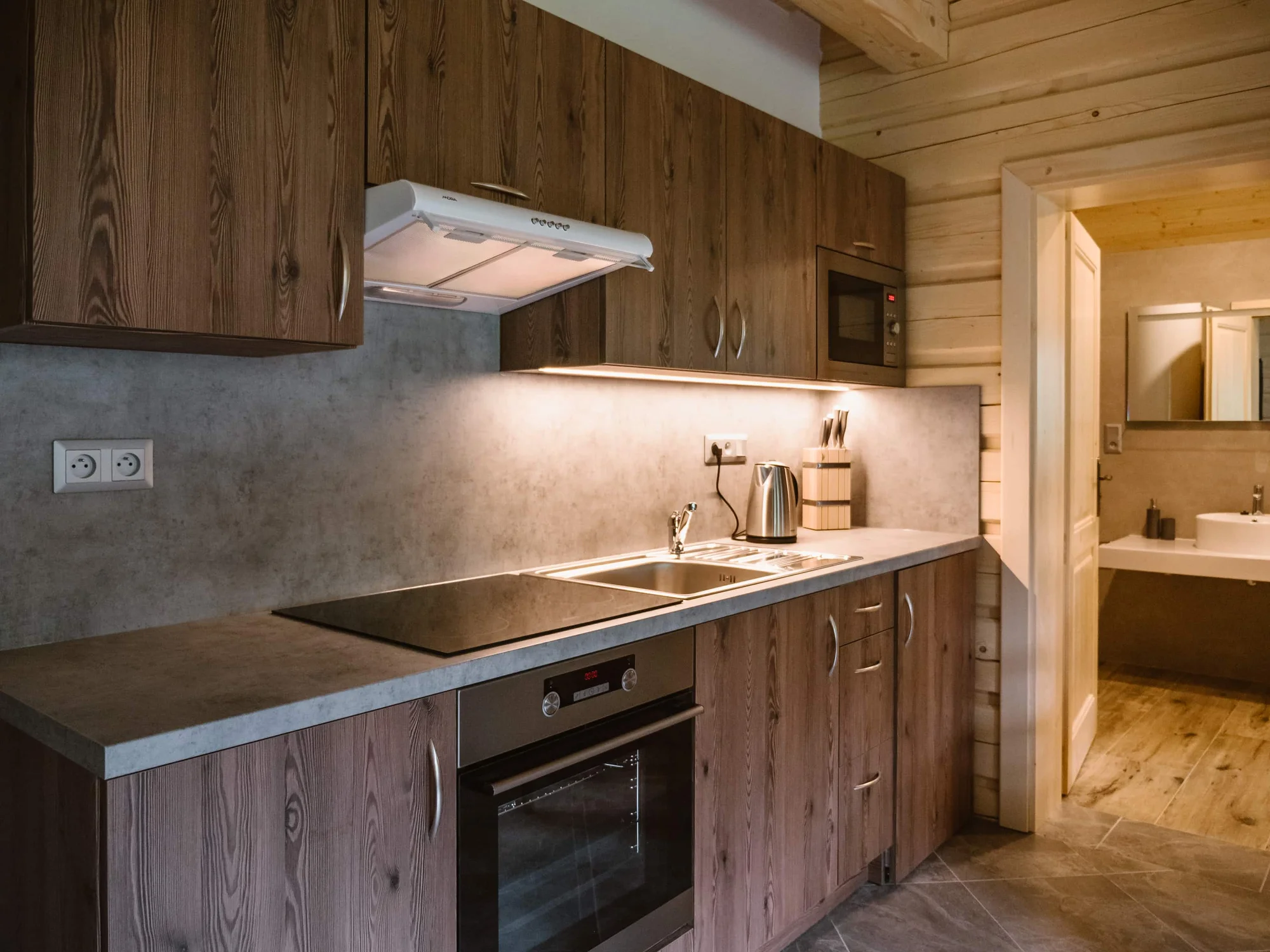 Pobyt v Jeseníkách: apartmány v roubence s koupacím wellness sudem