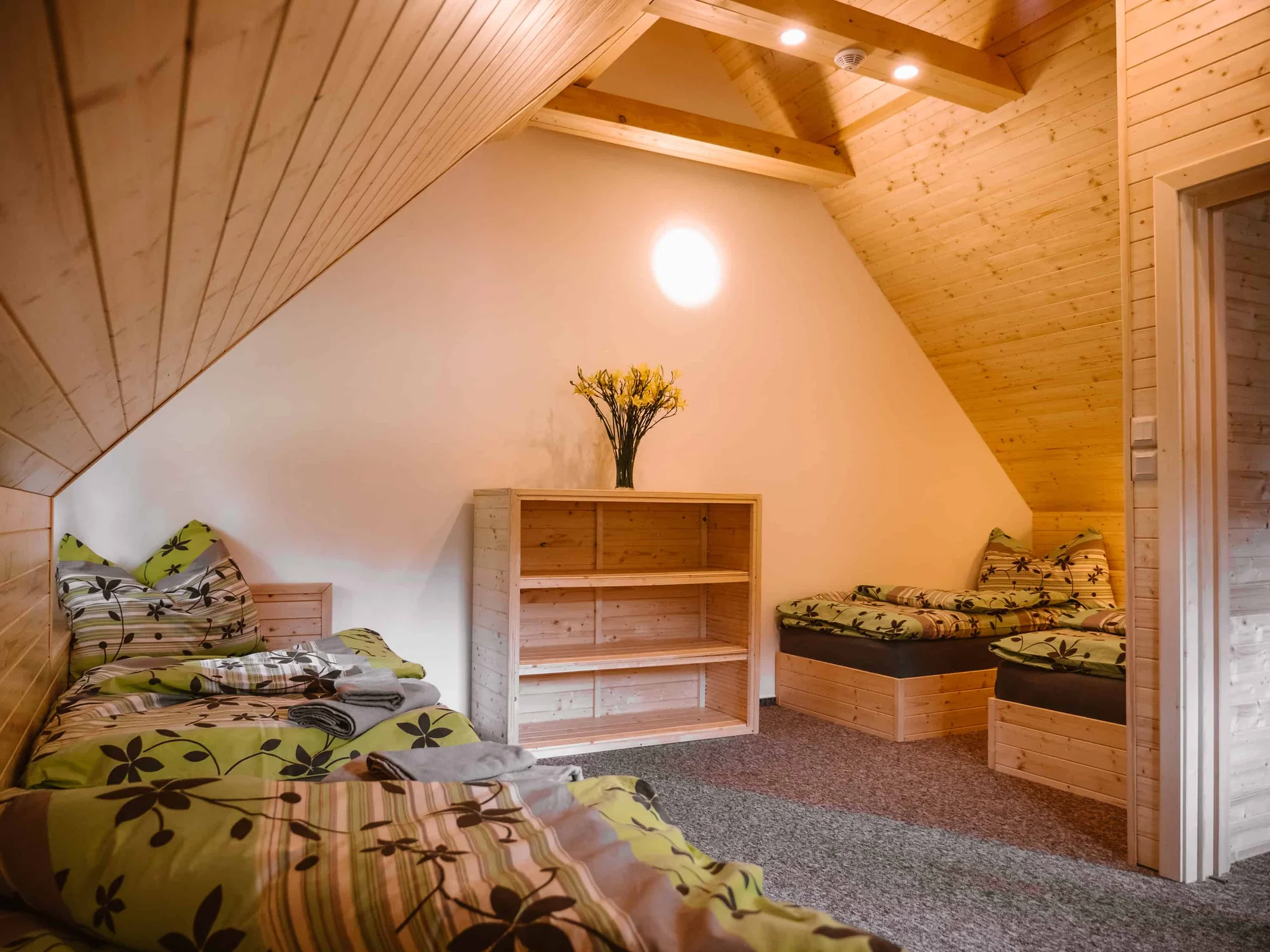 Pobyt v Jeseníkách: apartmány v roubence s koupacím wellness sudem