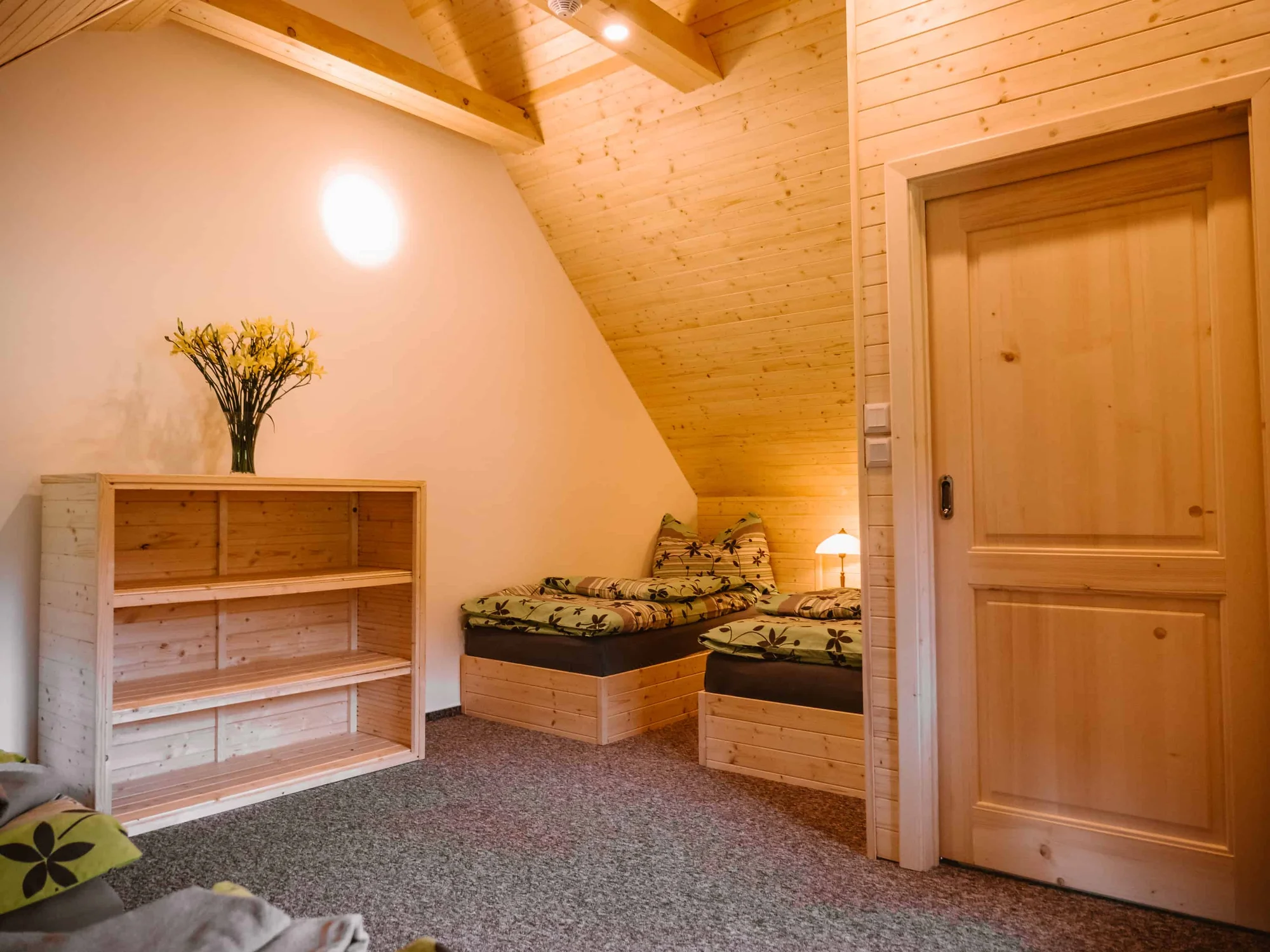 Pobyt v Jeseníkách: apartmány v roubence s koupacím wellness sudem
