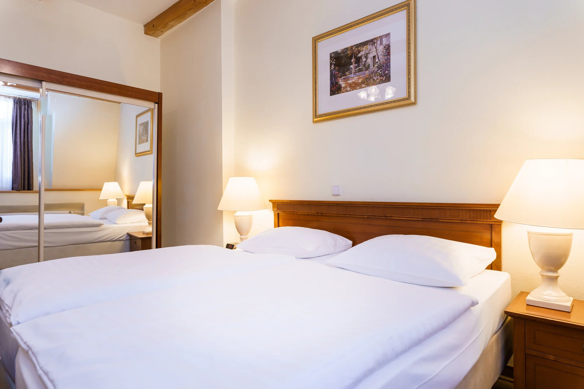 4* pobyt v centru Varů: snídaně nebo polopenze, wellness, procedury i vstupenky