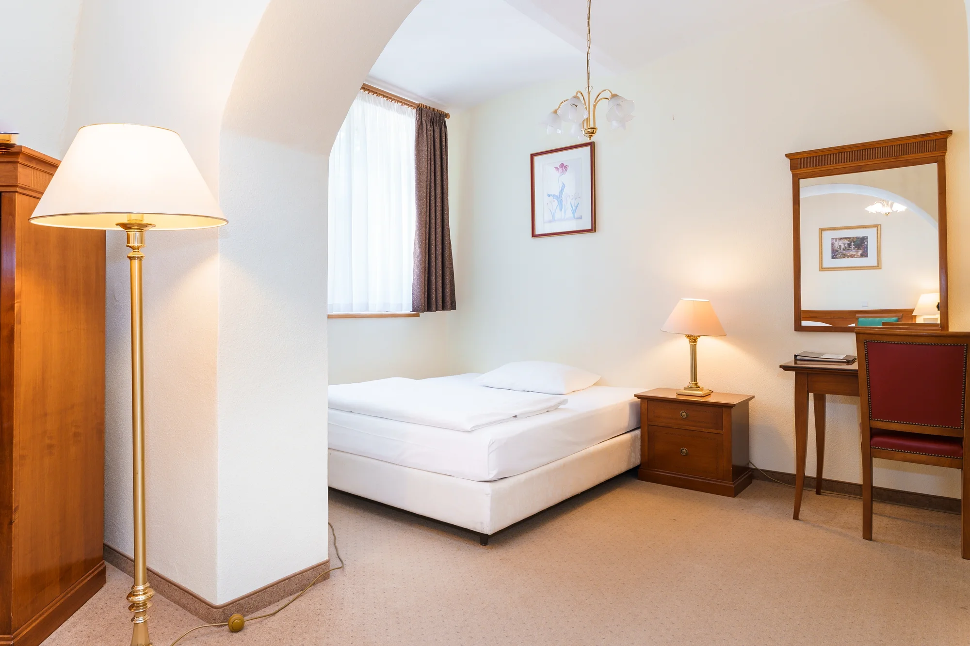 4* pobyt v centru Varů: snídaně nebo polopenze, wellness, procedury i vstupenky