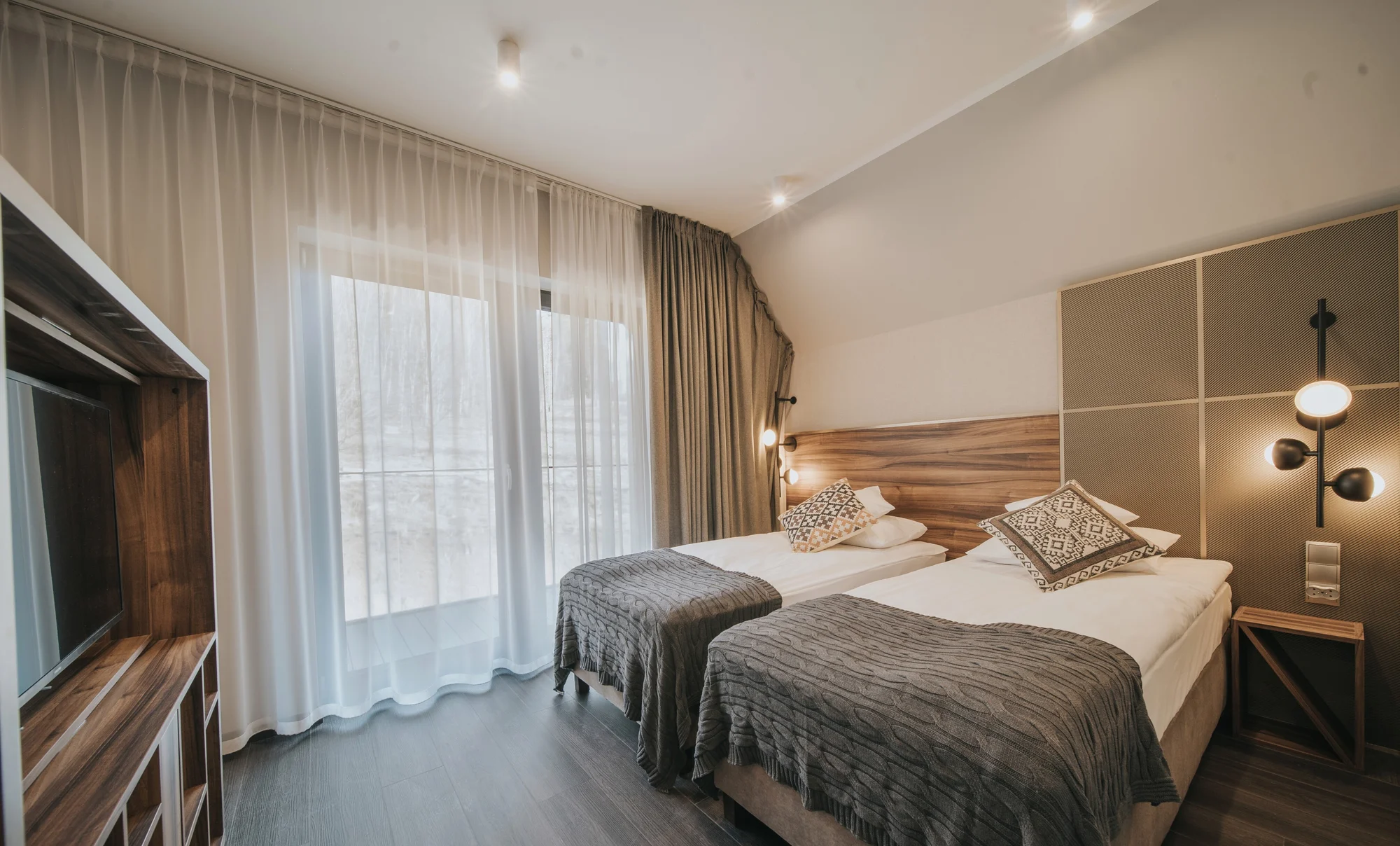 Pobyt v polských Krkonoších: apartmány u jezera Sosnówka, snídaně či polopenze a wellness