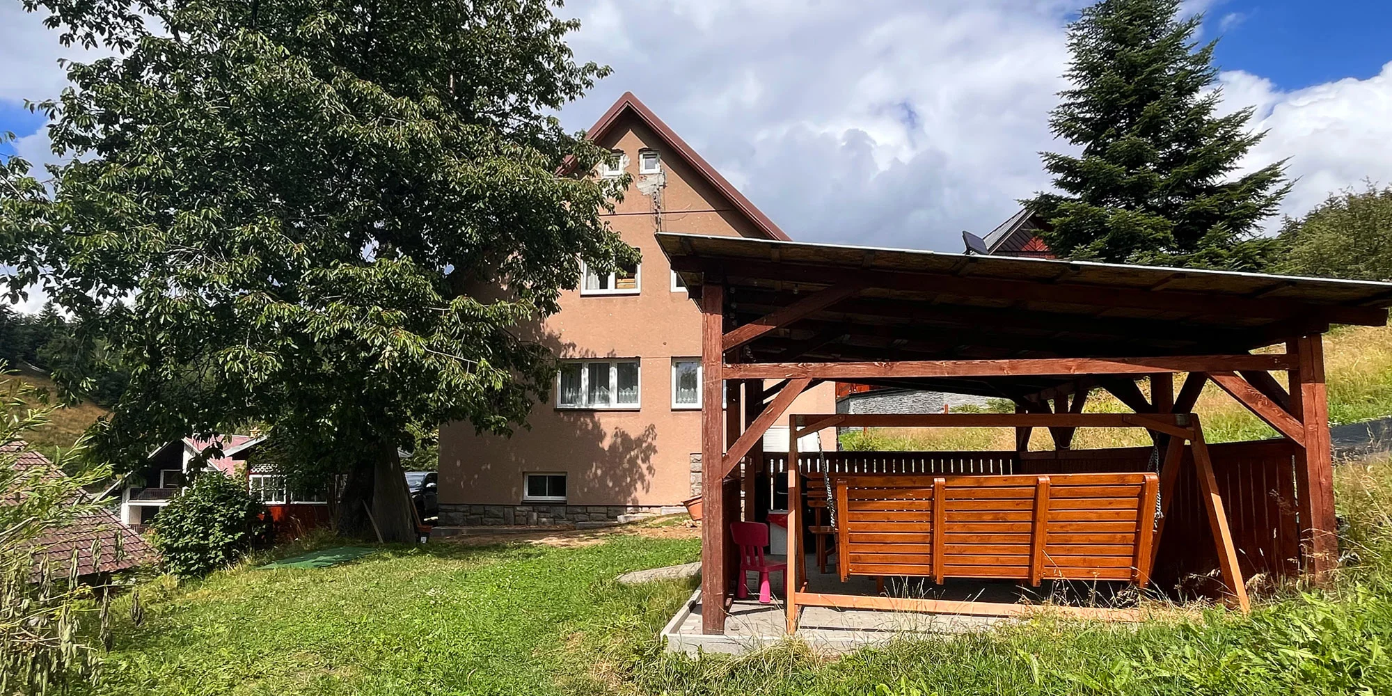 Pohodová dovolená v Krkonoších: apartmány až pro 6 osob, sleva na privátní saunu