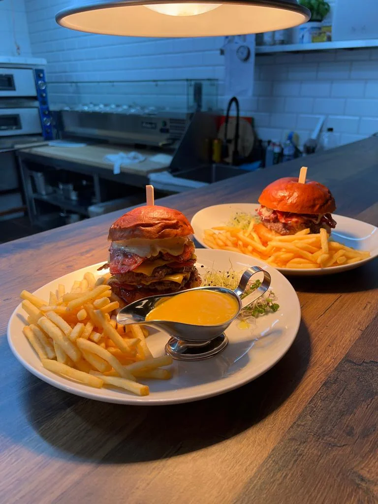 Otevřené vouchery do Daniel's Pub & Burger: 250 až 1000 Kč na burgery, pizzu, tortily i nápoje