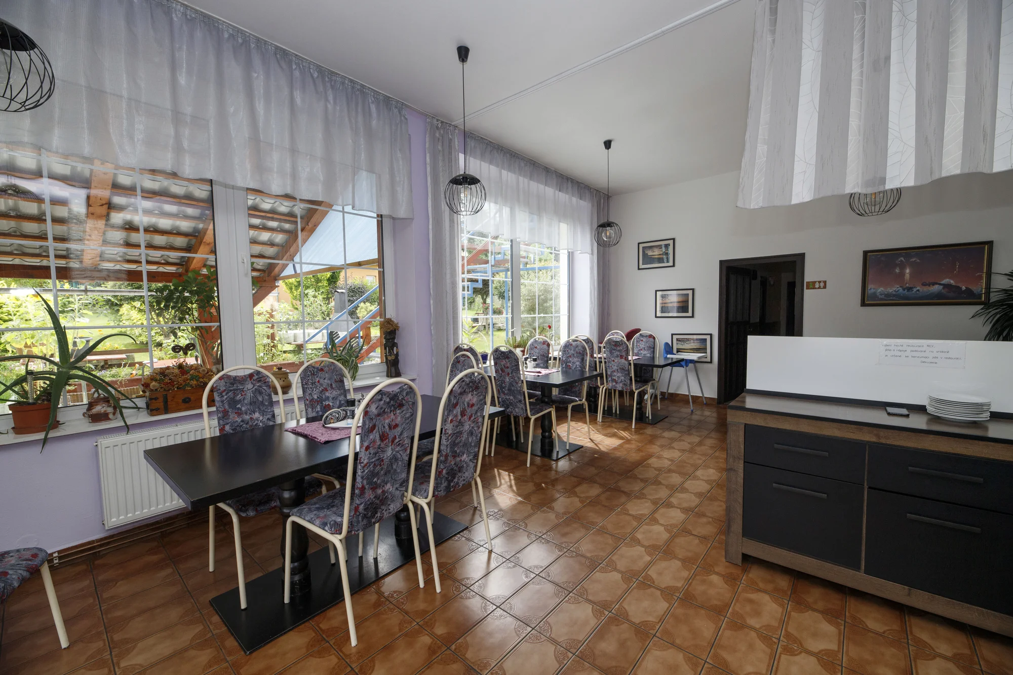 Pohoda přímo u Lipna: pokoj či apartmán v penzionu, snídaně nebo polopenze