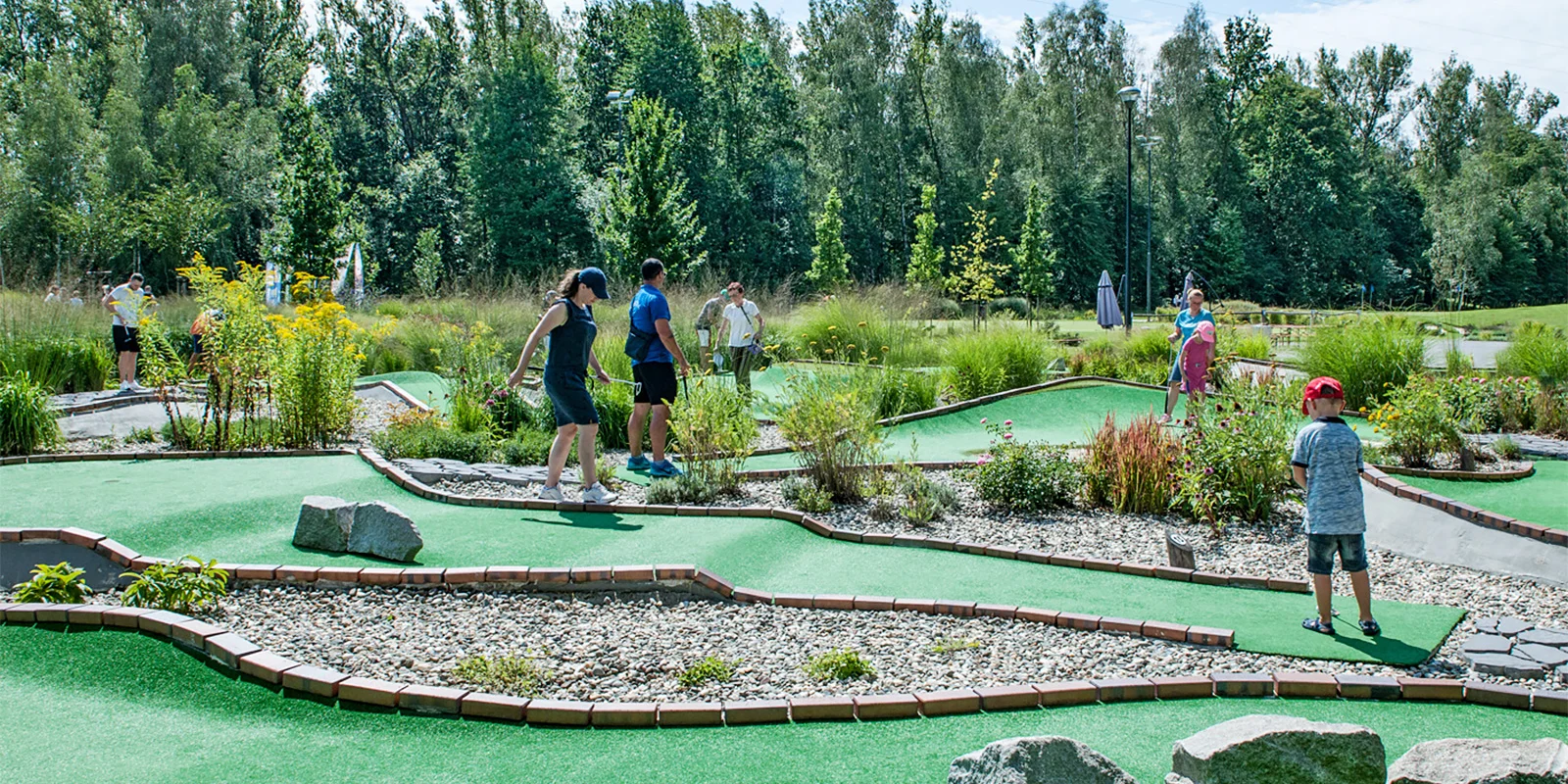 Adventure golf: spousta zábavy na čerstvém vzduchu pro dospělé, děti i celé rodiny