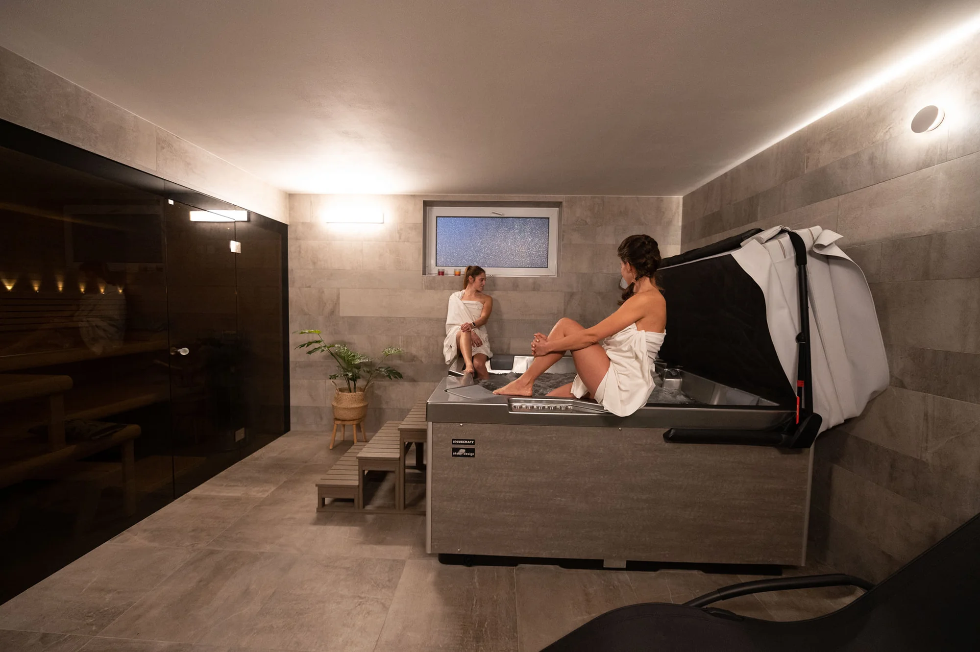 Ubytování v penzionu na statku: snídaně i vstup do wellness, možnost projížďky na koni