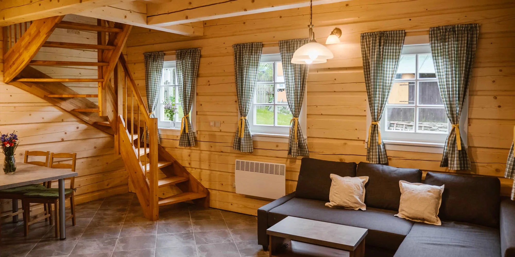 Pobyt v Jeseníkách: apartmány v roubence s koupacím wellness sudem