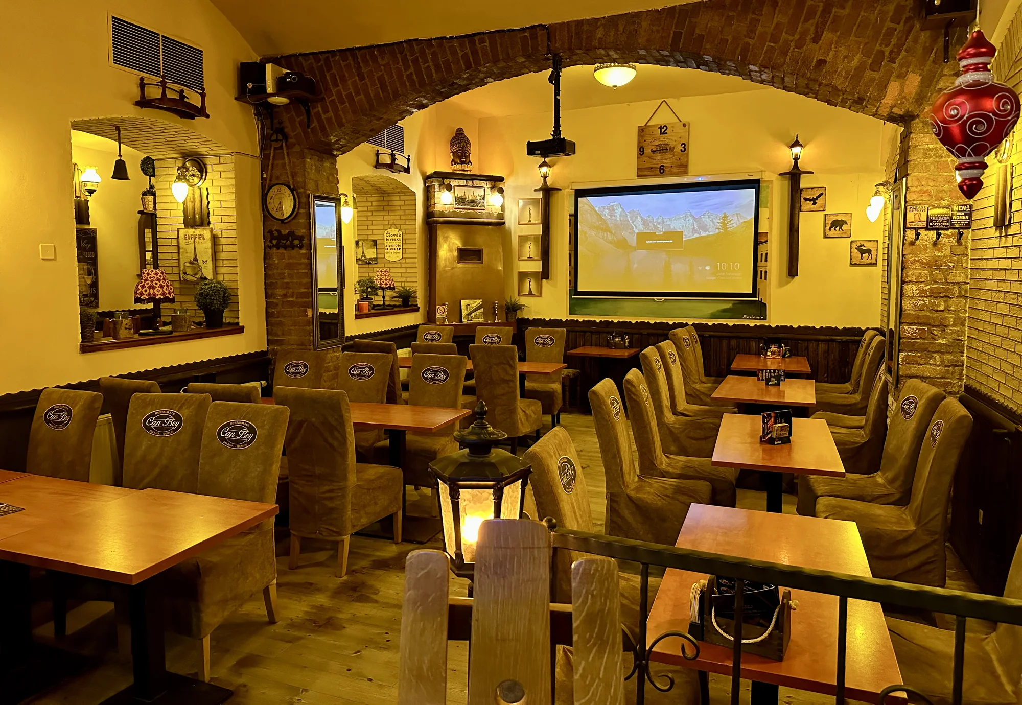 Vyhlášený kebab Can Bey: kuřecí, telecí nebo mix a k němu nealko nápoj