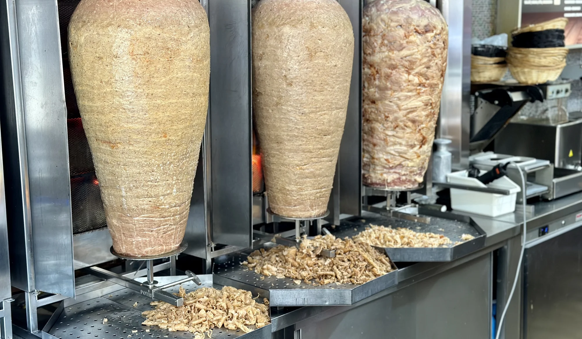 Vyhlášený kebab Can Bey: kuřecí, telecí nebo mix a k němu nealko nápoj