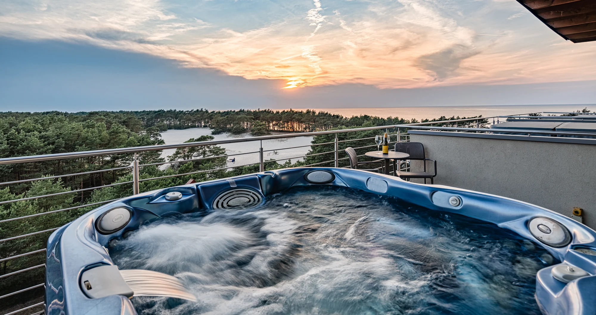 Dovolená u Baltu: 5* hotel se soukromou pláží, polopenze i neomezený vstup do termálního wellness