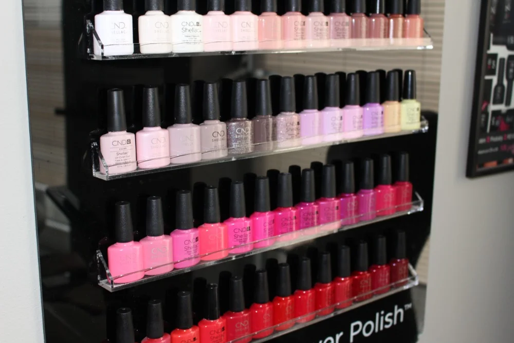 Manikúra s lakováním gel lakem CND Shellac či japonská manikúra P-shine