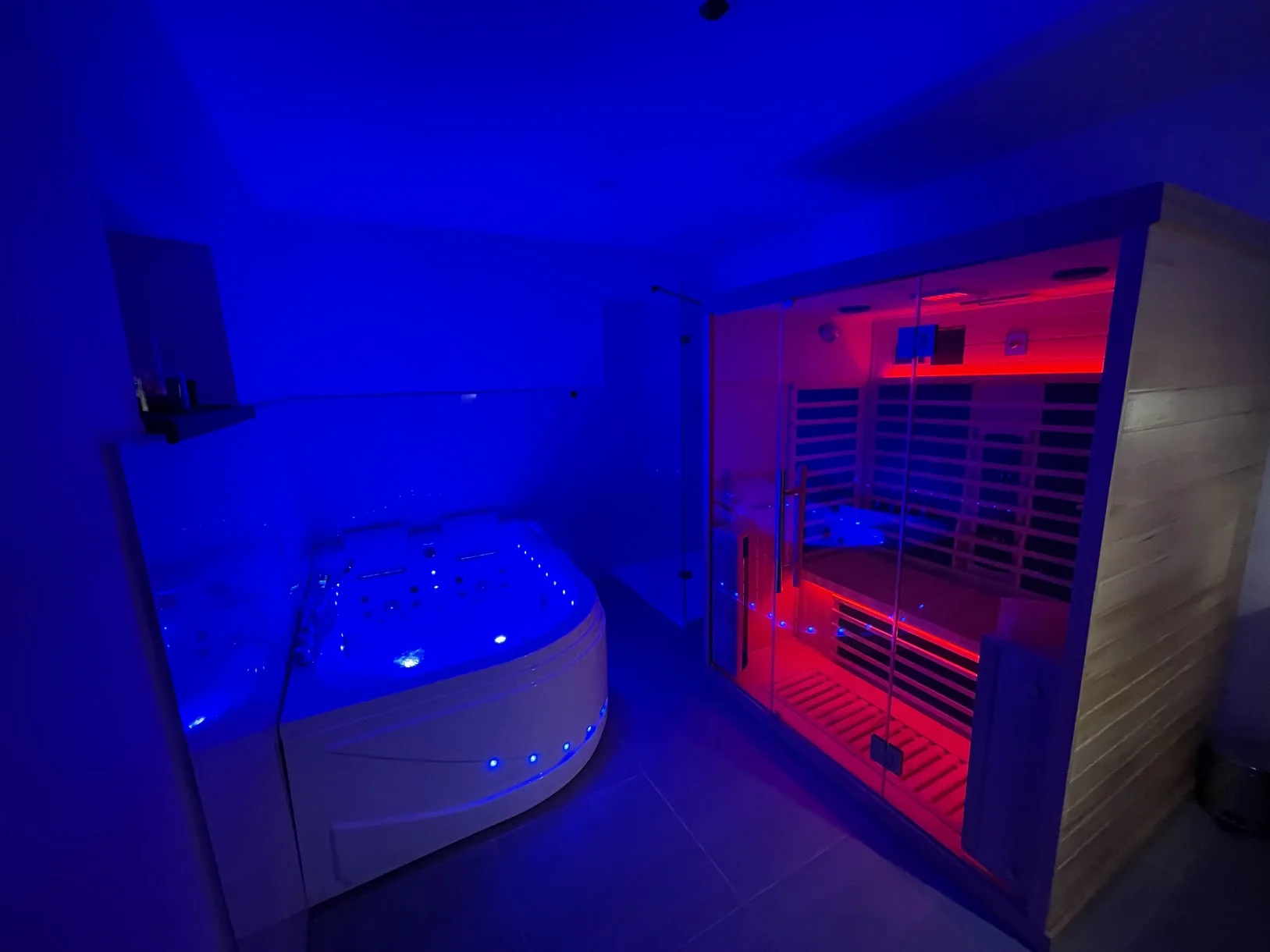 Apartmány u Trutnova pro dva i rodinu: kuchyňka, moderní prostory a možnost wellness