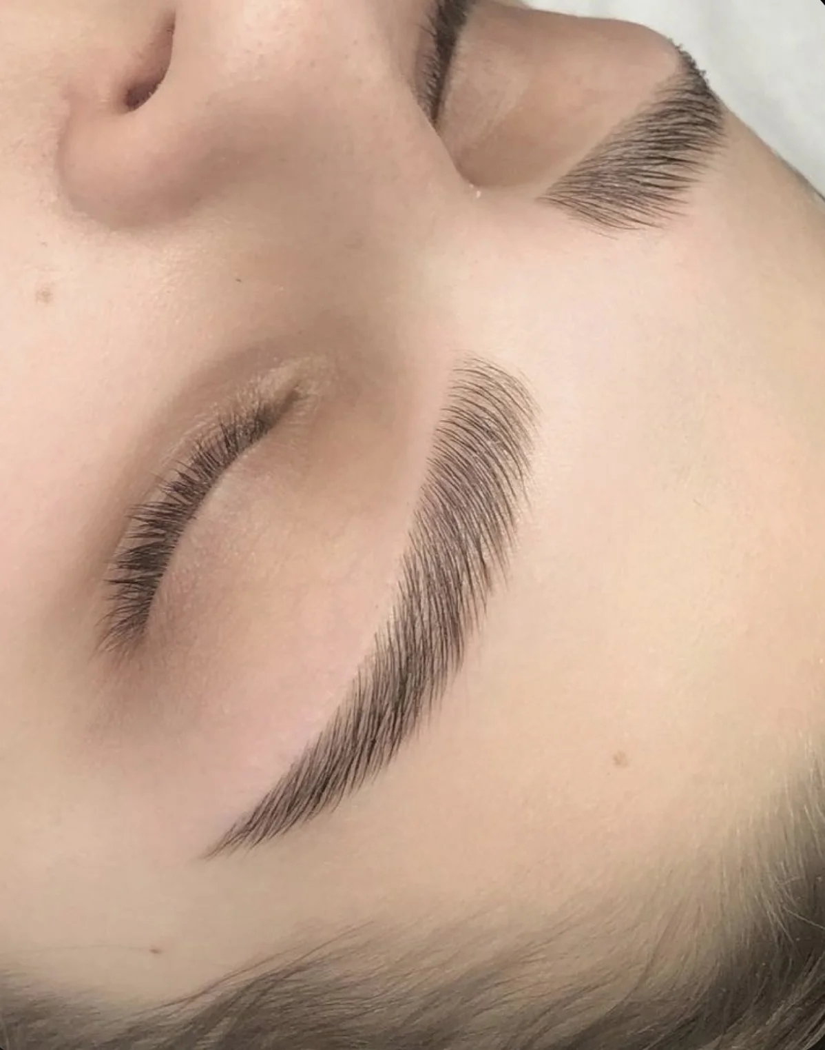Laminace obočí i permanentní make-up obočí, linek a rtů