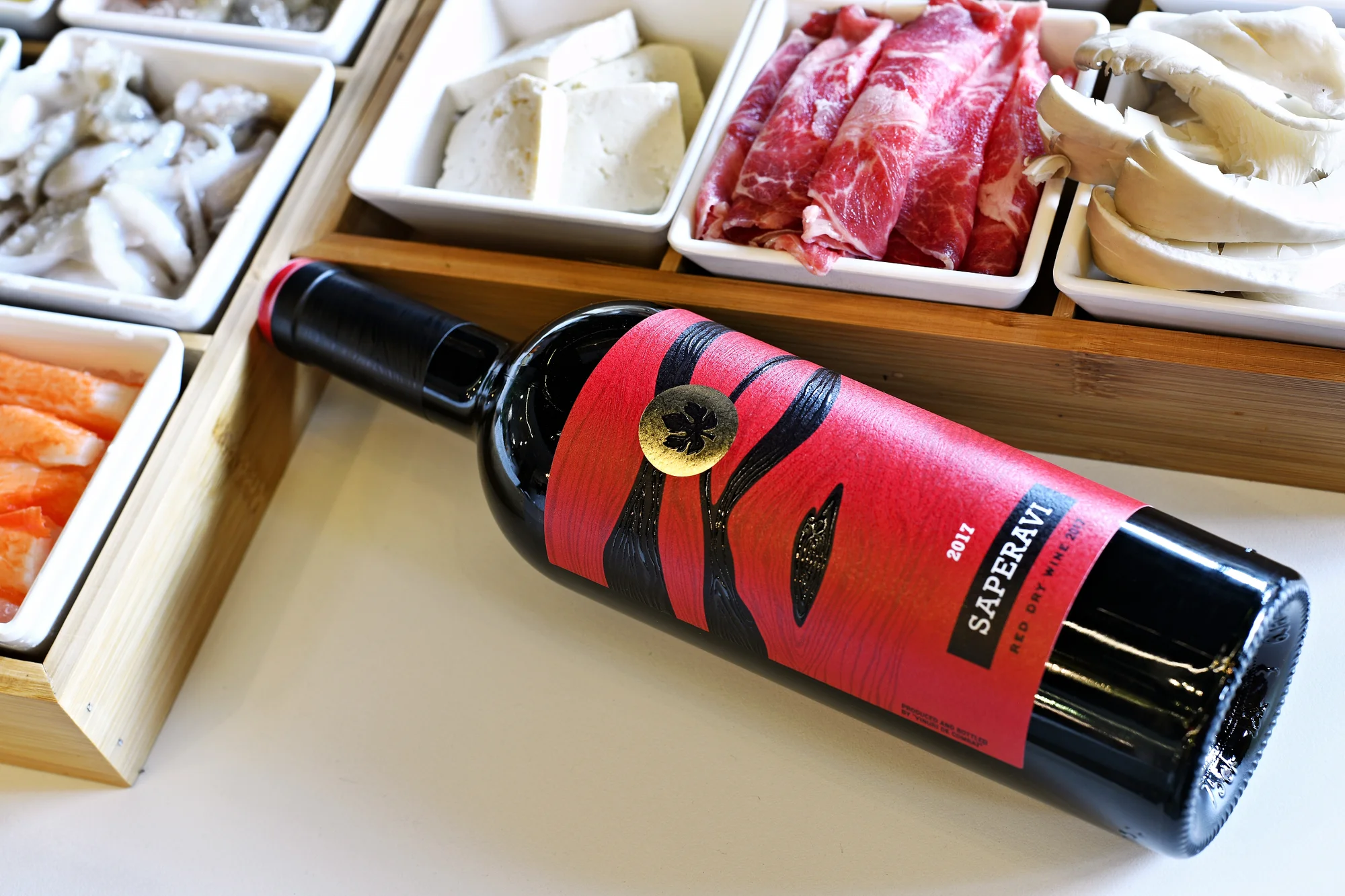 Uvařte si sami: masový talíř nebo mořské plody v autentické hotpot restauraci Nali