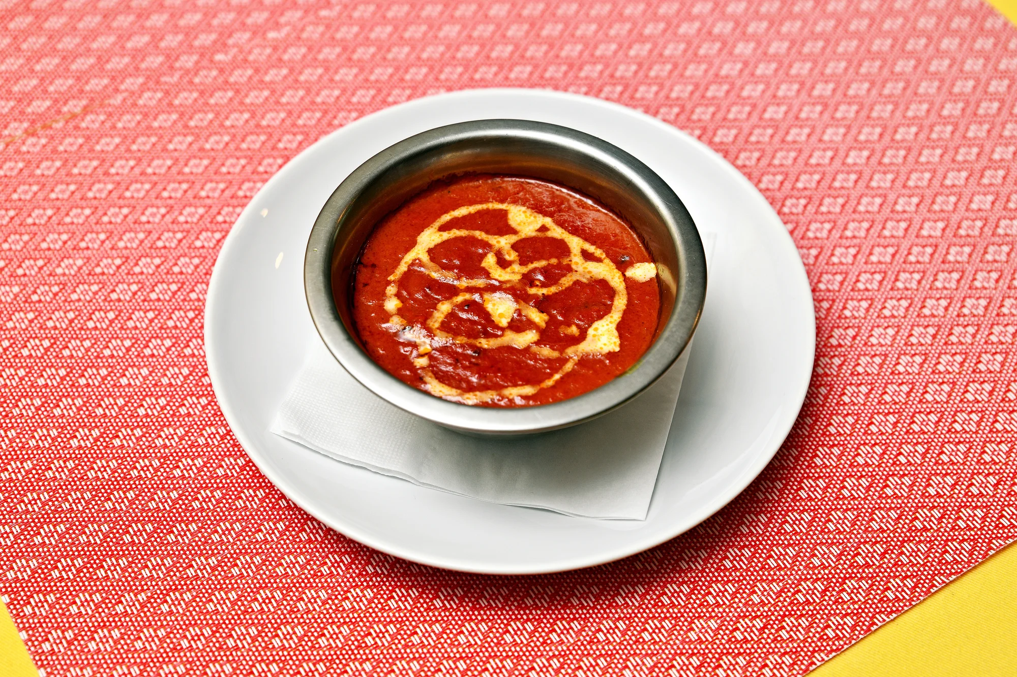 Degustační menu v Curry Tikka: kuřecí momtazi, gulab jamun i mango lassi