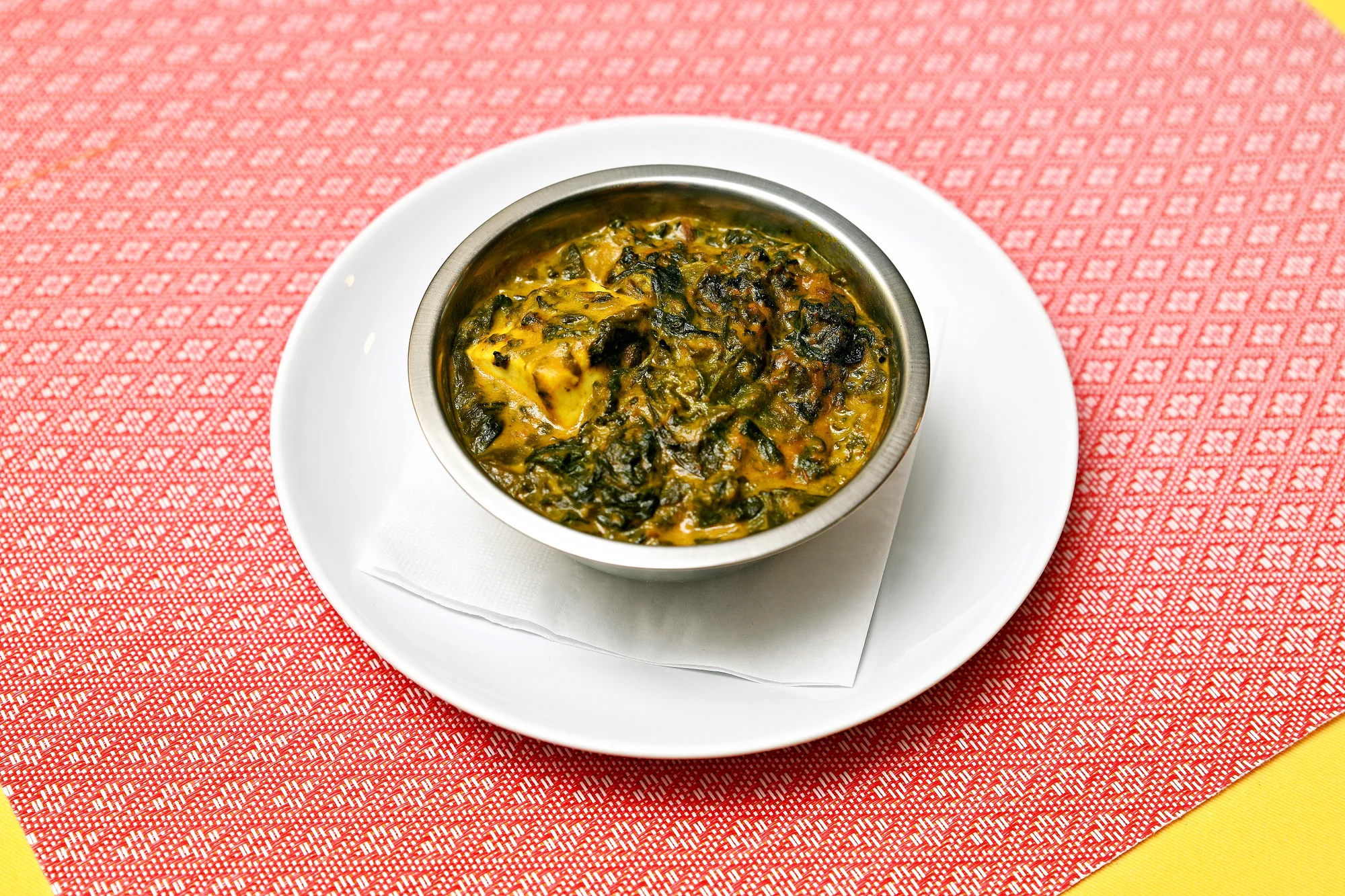 Degustační menu v Curry Tikka: kuřecí momtazi, gulab jamun i mango lassi