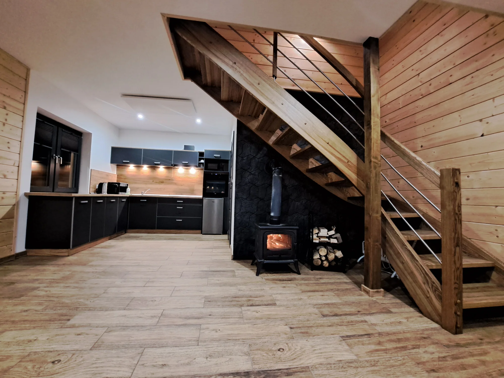Luxusní chata v Kladské kotlině až pro 8 osob: kuchyňka, gril i sauna