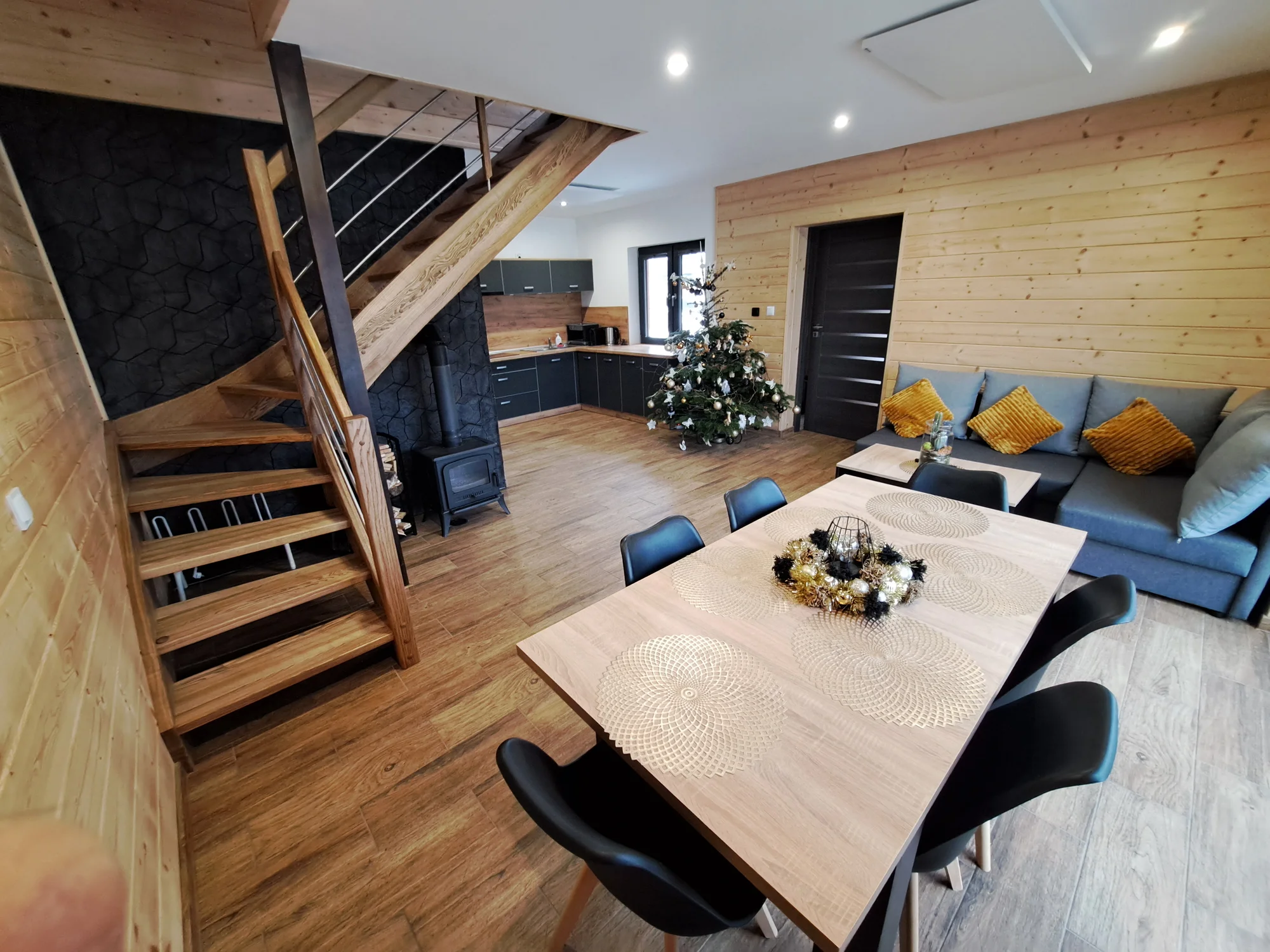 Luxusní chata v Kladské kotlině až pro 8 osob: kuchyňka, gril i sauna