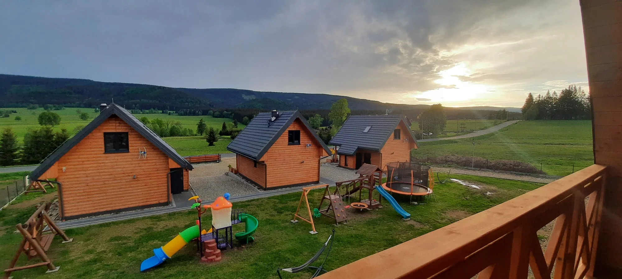 Luxusní chata v Kladské kotlině až pro 8 osob: kuchyňka, gril i sauna