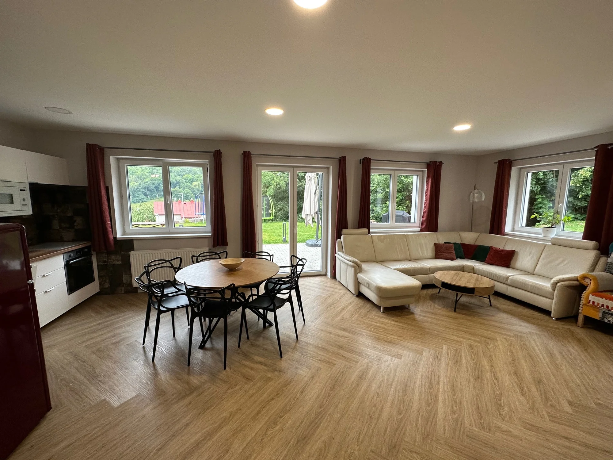 Dovolená v Krkonoších: plně vybavené apartmány v Černém Dole až pro 10 osob