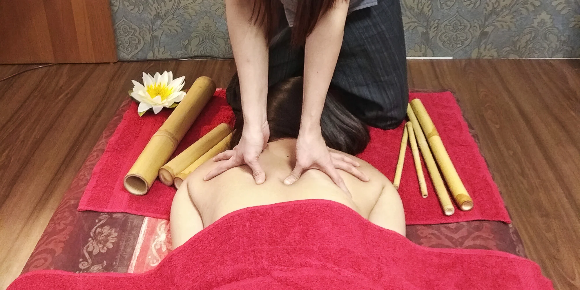 Okouzlující odpočinek: 60, nebo rovnou 90 min. relaxační masáže aroma olejem