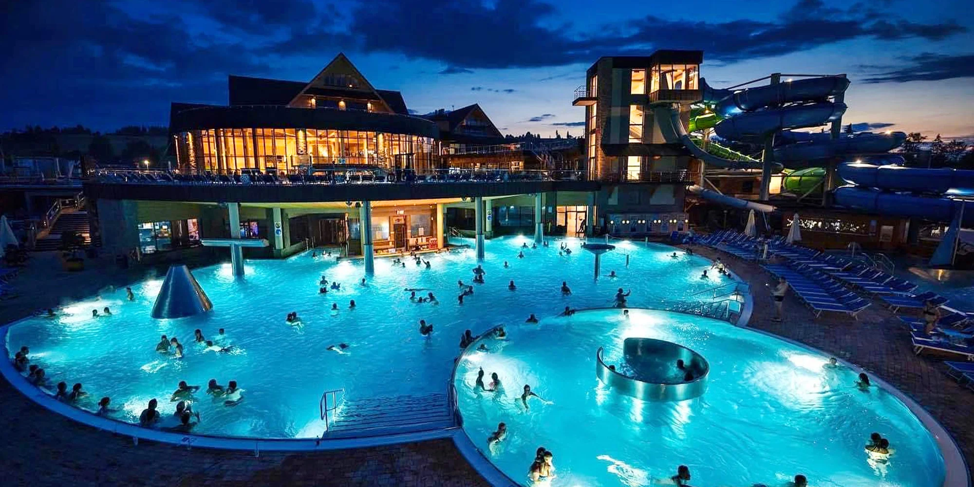 Termální aquapark v Polsku: vnitřní i venkovní bazény, vířivky, tobogány, atrakce i saunový svět