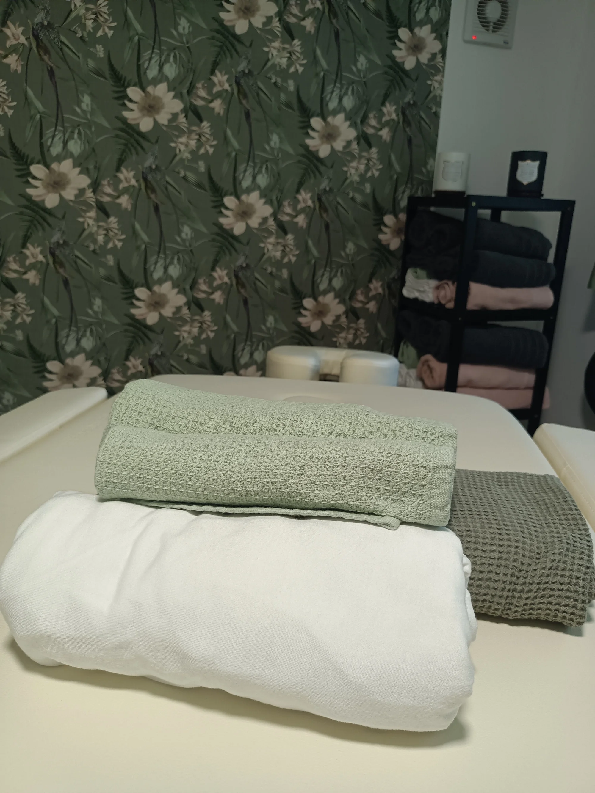 Dopřejte si relax: 50min. tradiční masáž zad a šíje či 60min. maderoterapie celého těla