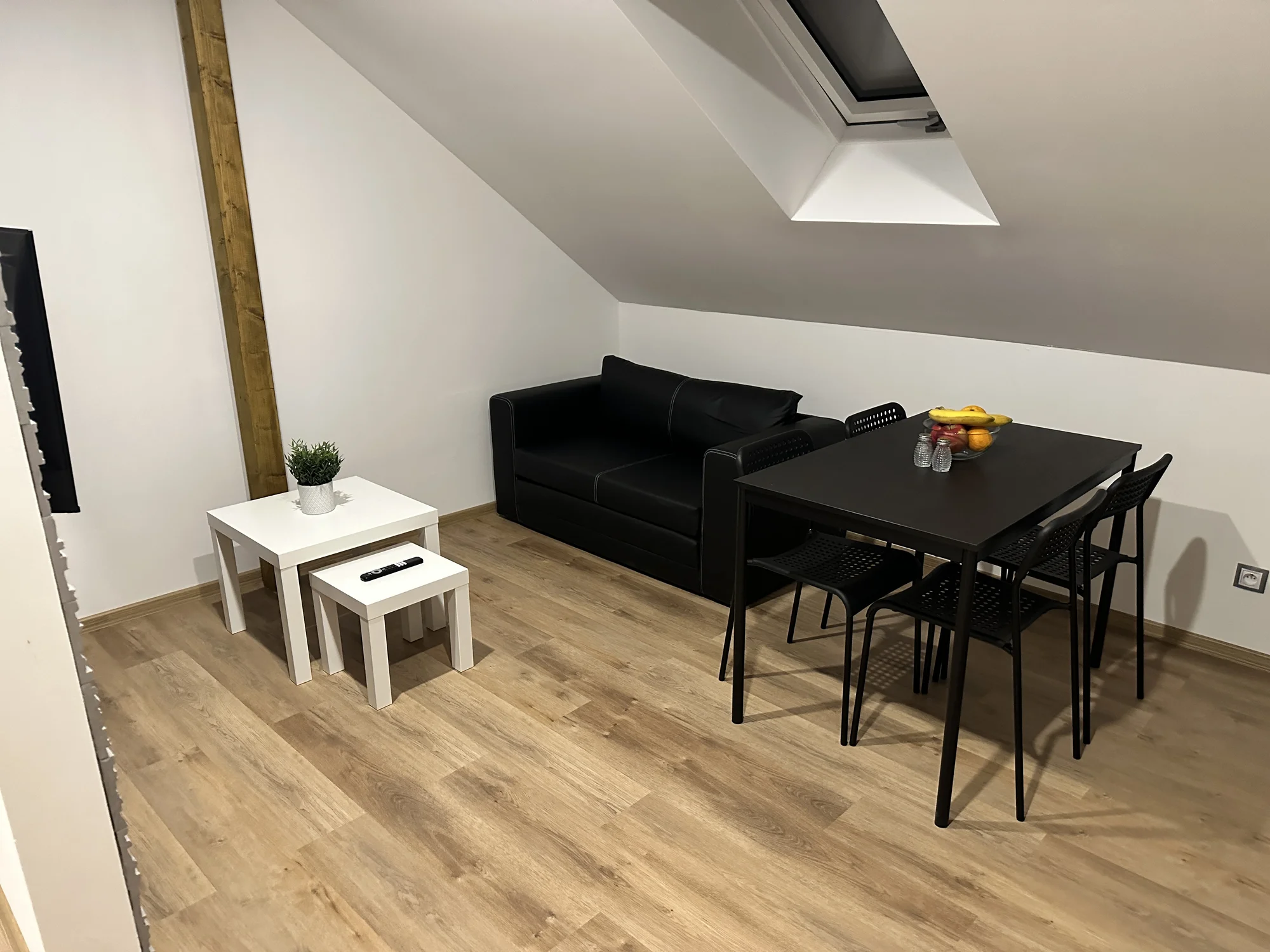 Apartmány u Trutnova pro dva i rodinu: kuchyňka, moderní prostory a možnost wellness