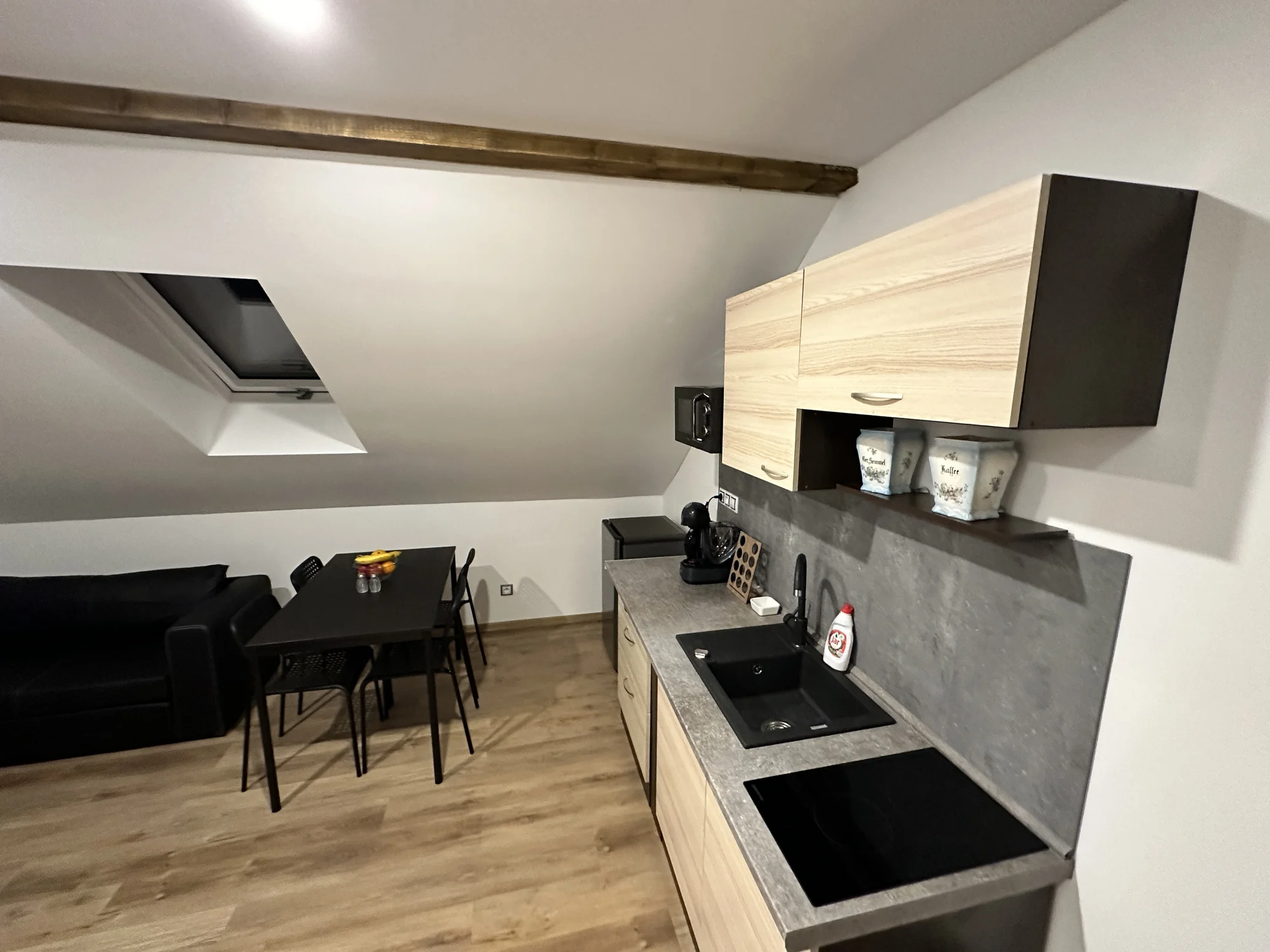 Apartmány u Trutnova pro dva i rodinu: kuchyňka, moderní prostory a možnost wellness