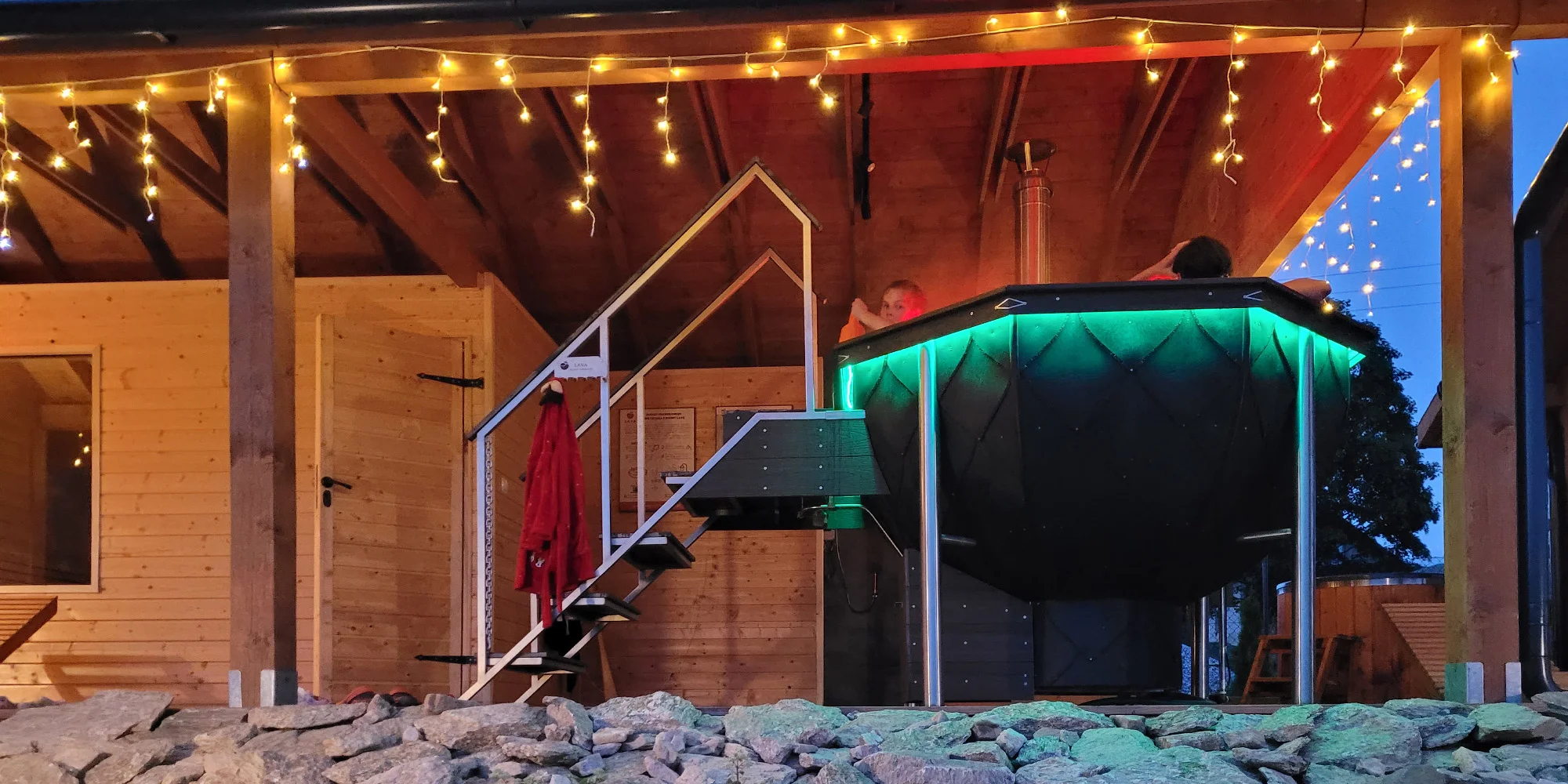 Luxusní chata v Kladské kotlině až pro 8 osob: kuchyňka, gril i sauna
