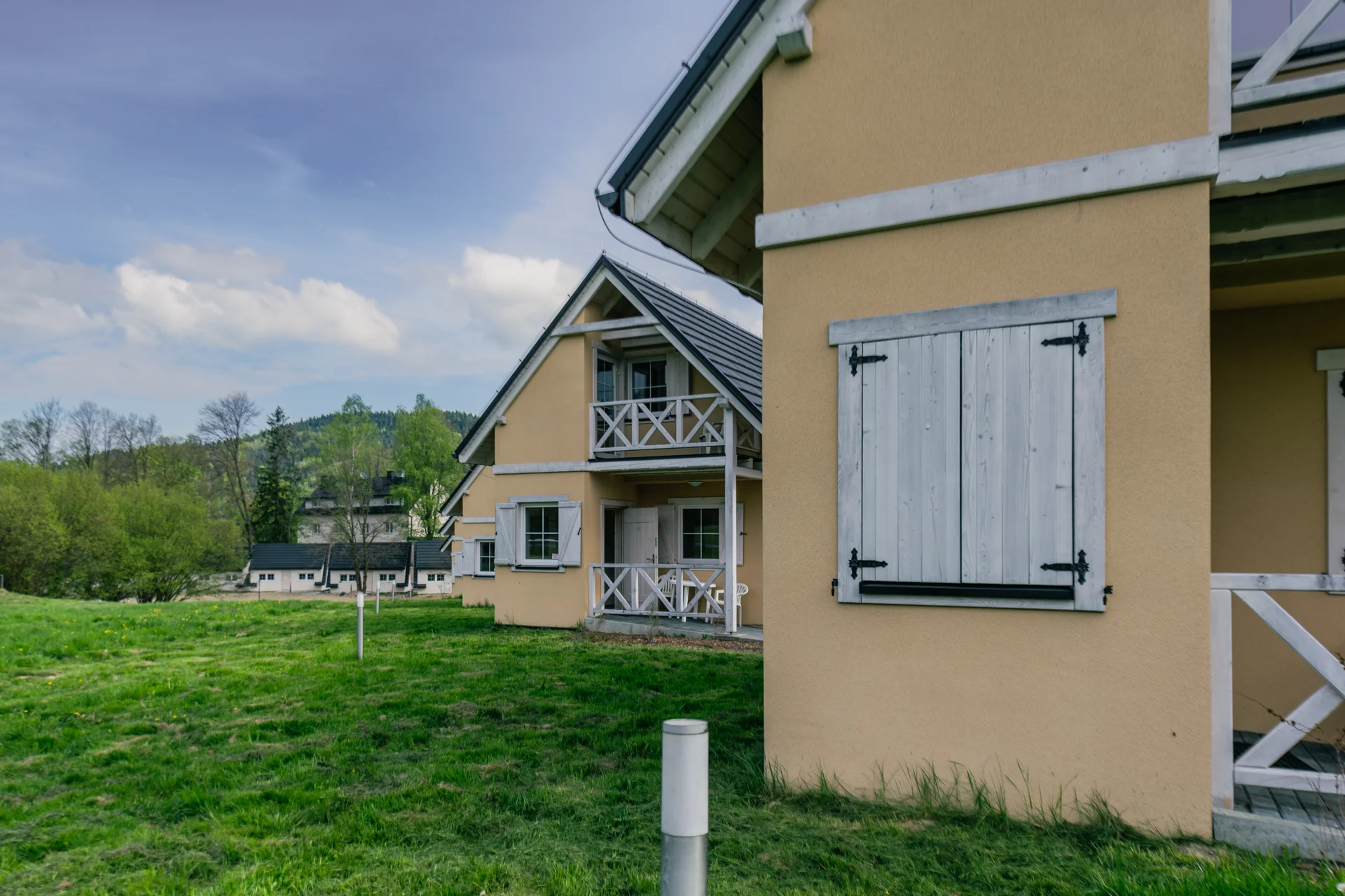 Stylová chatka v polských Beskydech až pro 7 osob: možnost jídla a neomezený wellness