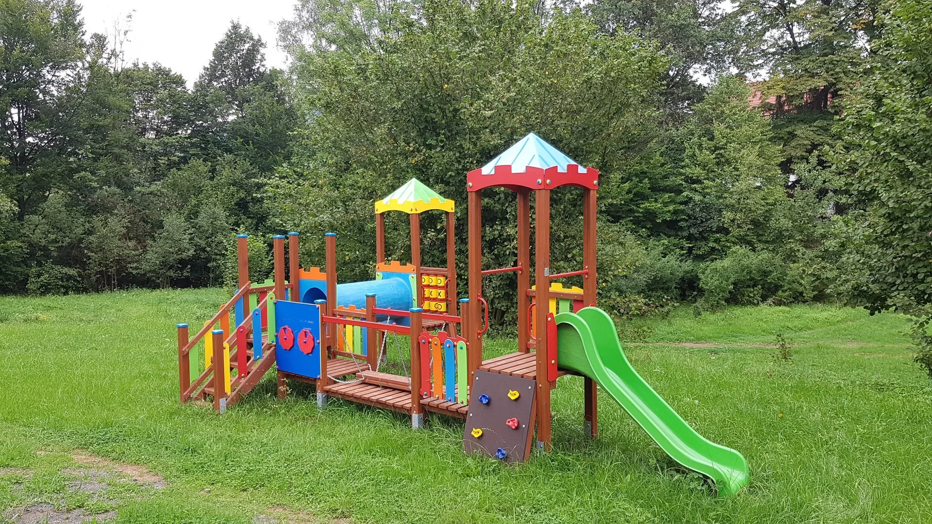 Stylová chatka v polských Beskydech až pro 7 osob: možnost jídla a neomezený wellness