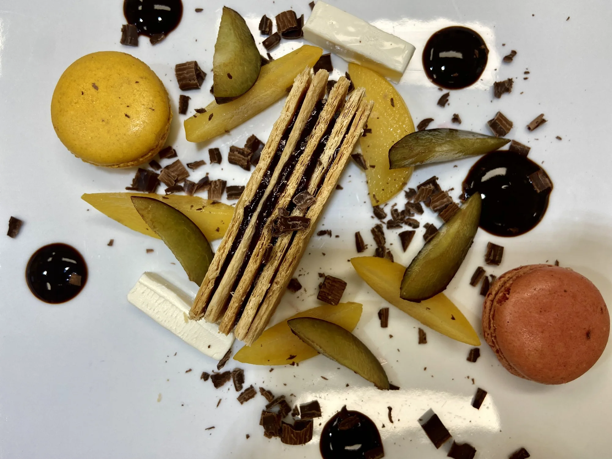 Degustační valentýnské menu: předkrmový a dezertní raut, humří polévka i steak