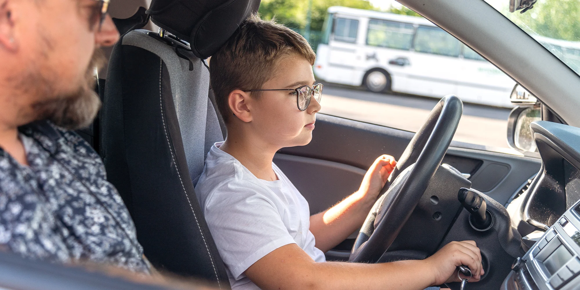 Zážitkové jízdy pro děti: autobus i osobní a nákladní auto