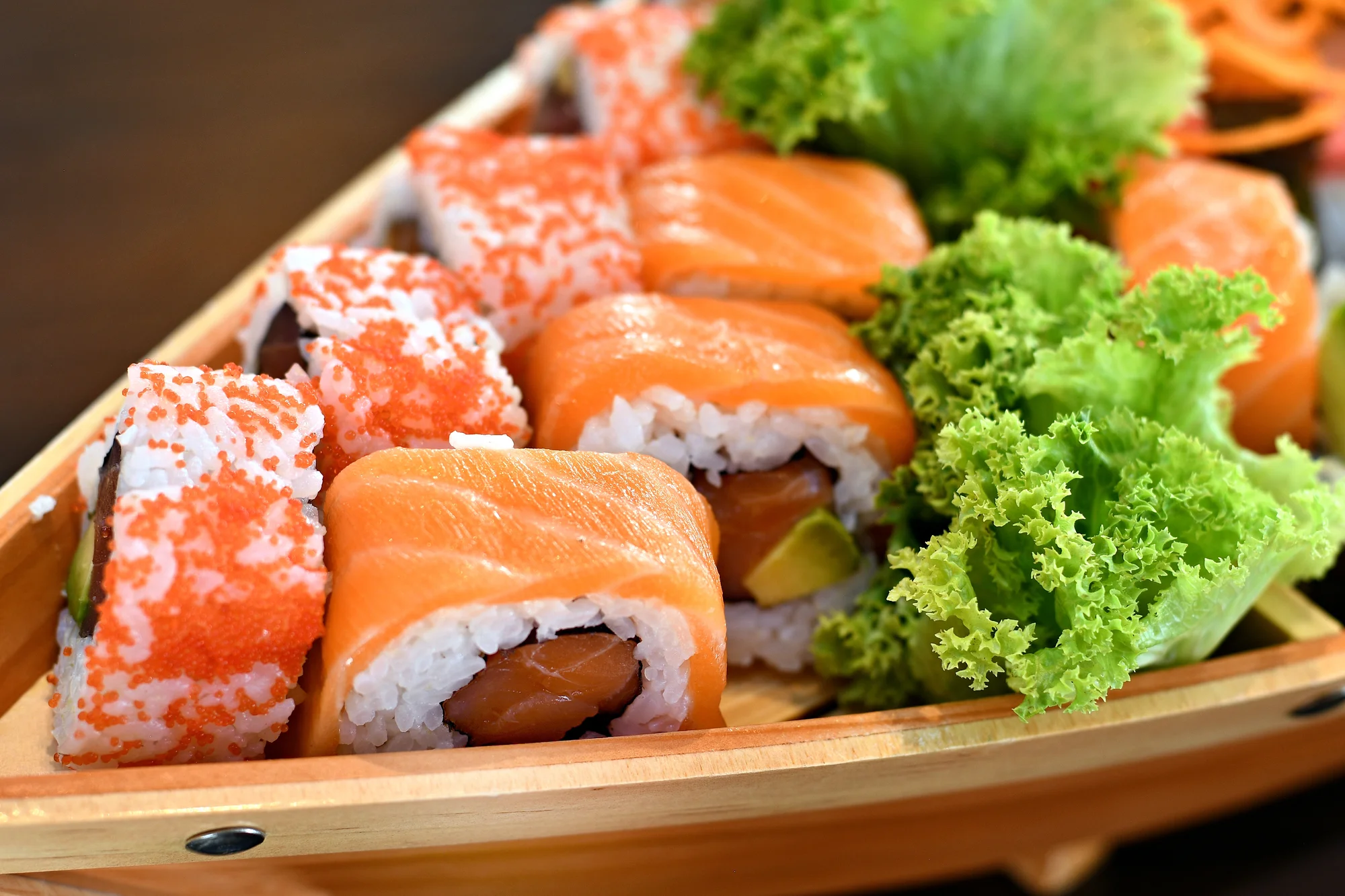 Pestré sety 16–56 sushi rolek v Malešicích: okurka, avokádo, losos i krab či krevety