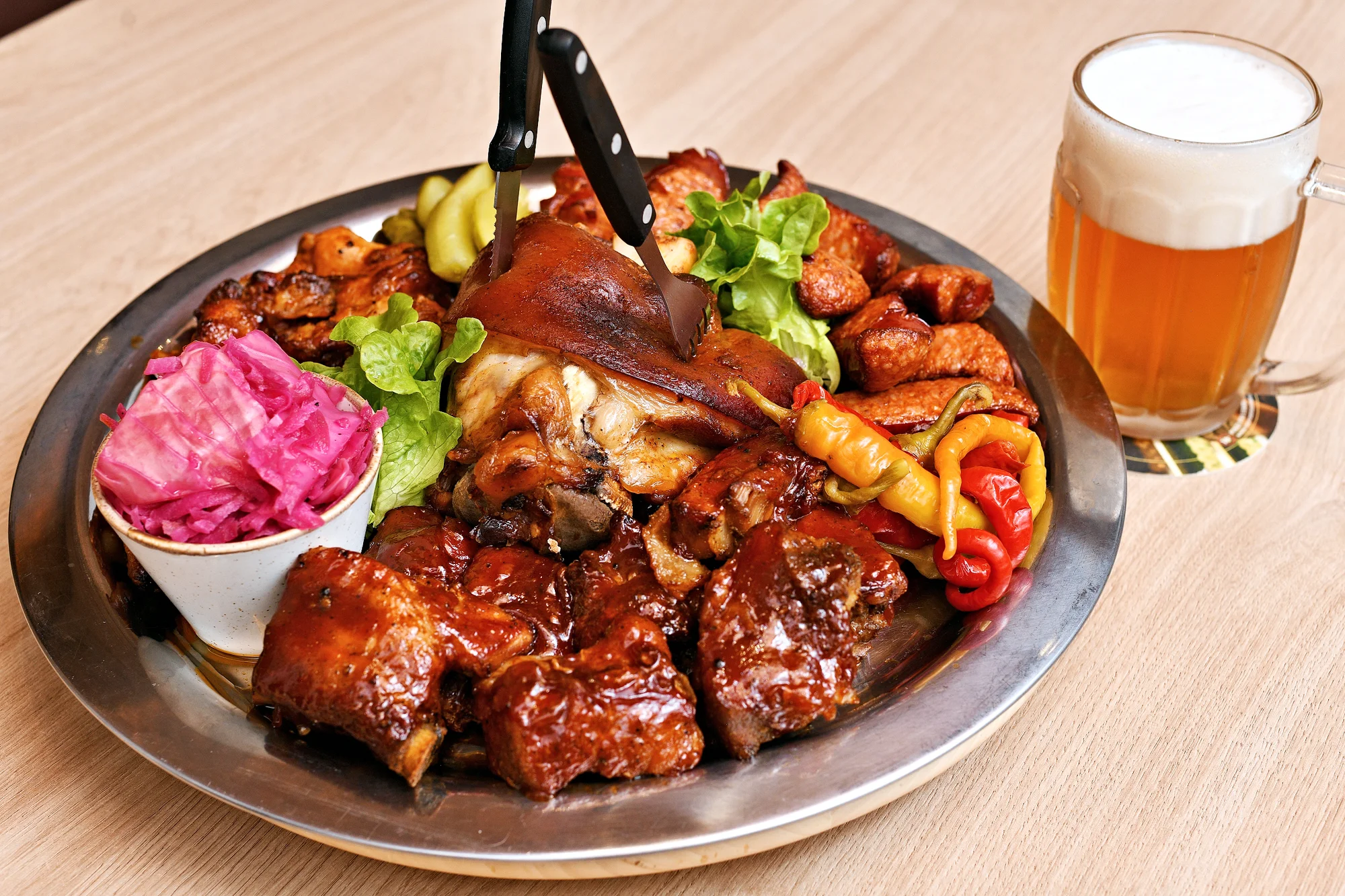 Otevřené vouchery na cokoli v česko-ukrajinské restauraci: varenyky, burger i žebra