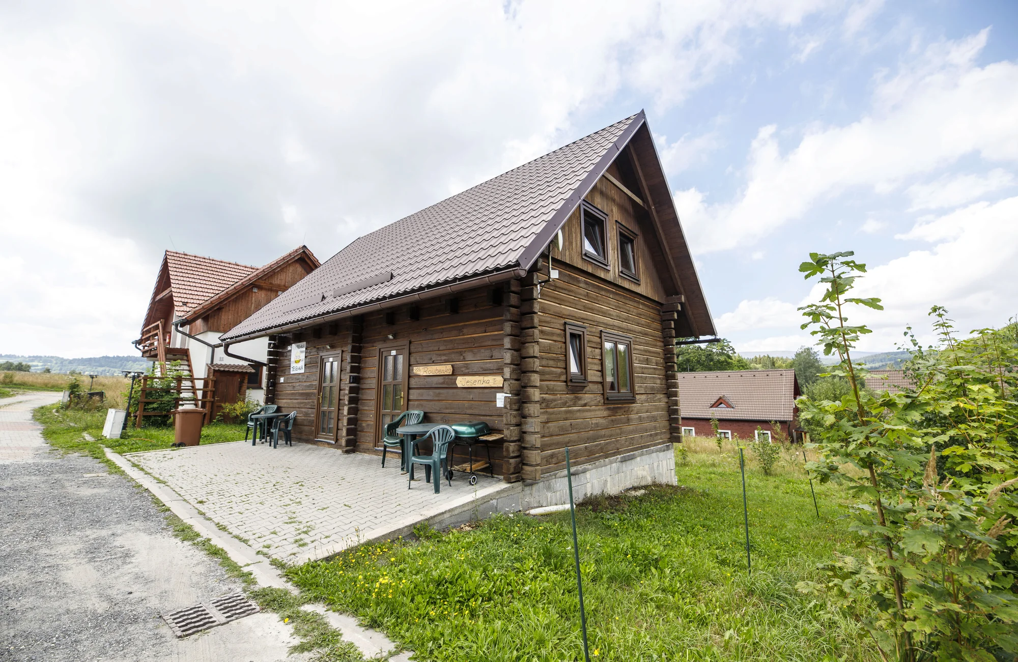 Pohoda uprostřed Jeseníků: vybavený apartmán v roubence