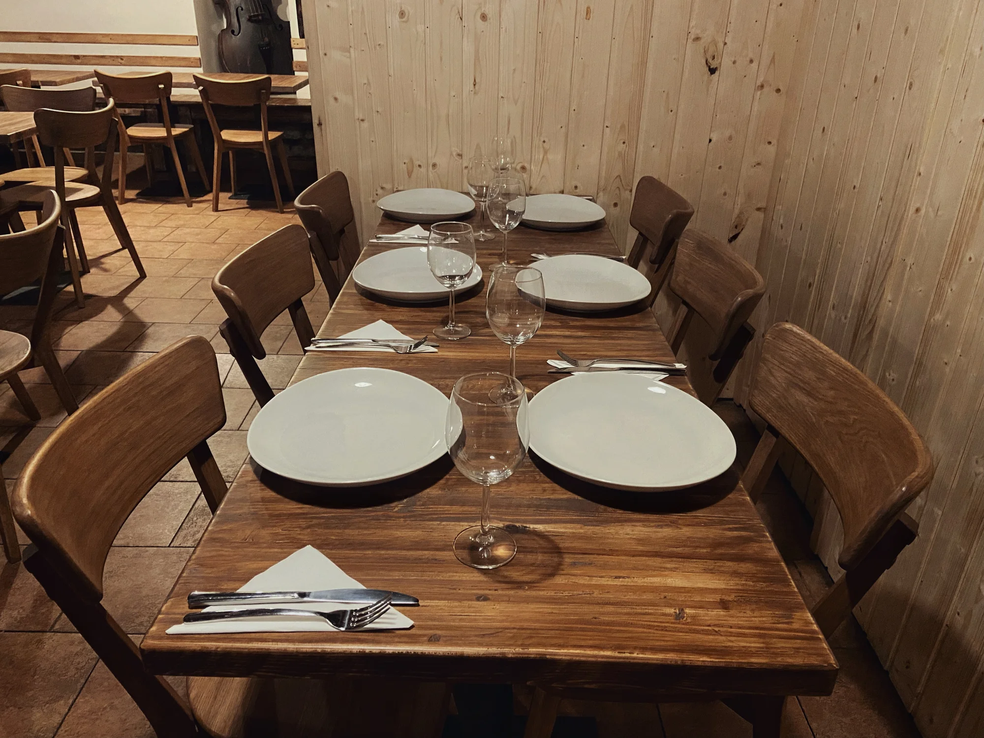 Otevřené vouchery do restaurace u náplavky na jídlo i nápoje: 300-1200 Kč