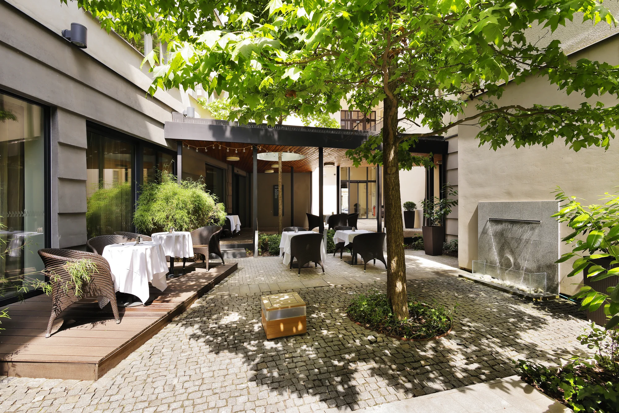 Elegantní hotel na Žižkově, bohaté snídaně a top místa Prahy na dosah