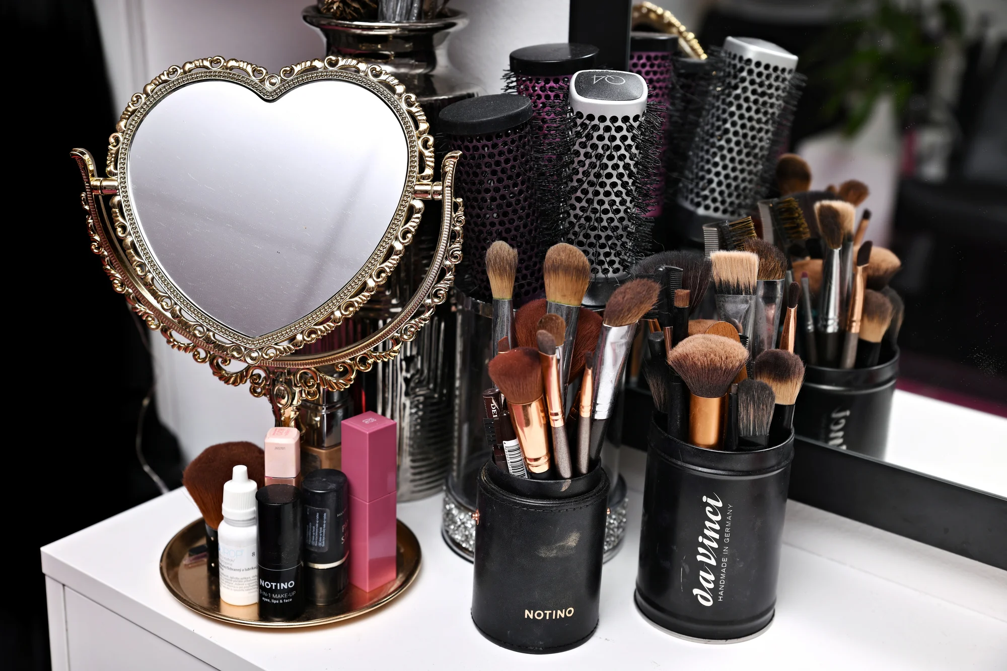 Permanentní make-up dolních i horních linek, microblading i stínování obočí či kontura i celé rty
