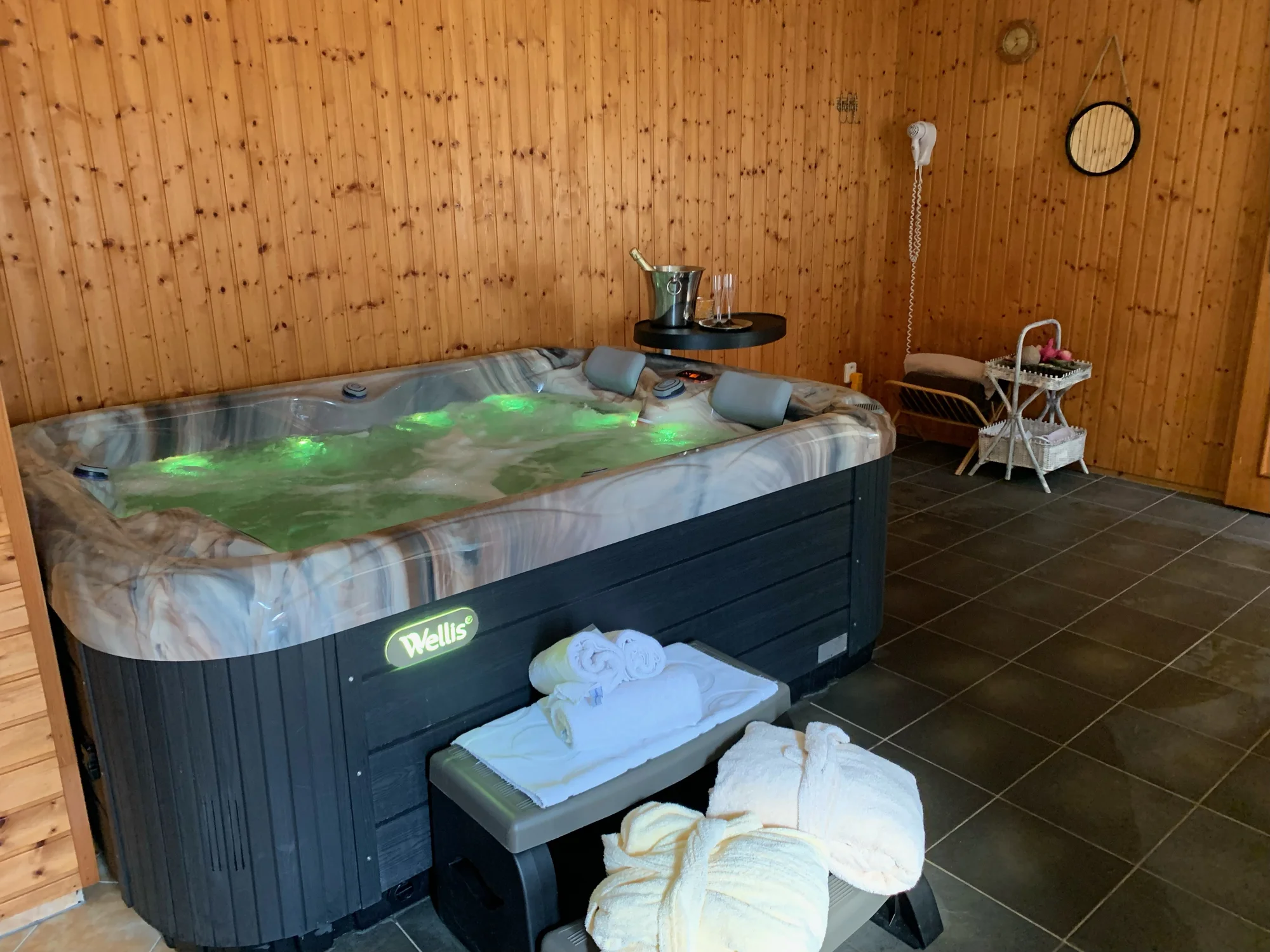 Pohodový pobyt pod Hostýnem: polopenze, vířivka, sport, neomezeně bazén