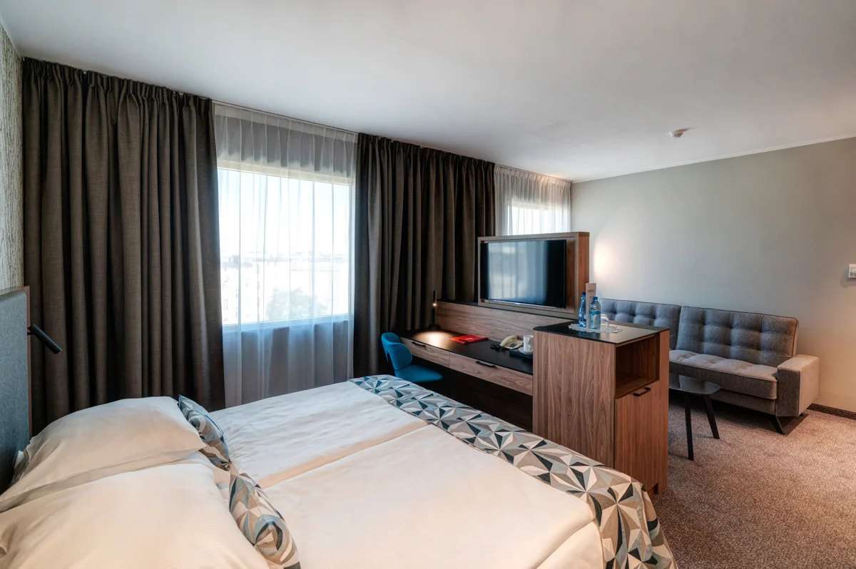 4* pobyt u centra Vratislavi: hotel přímo u Odry, snídaně i sauna, akce 2 děti zdarma
