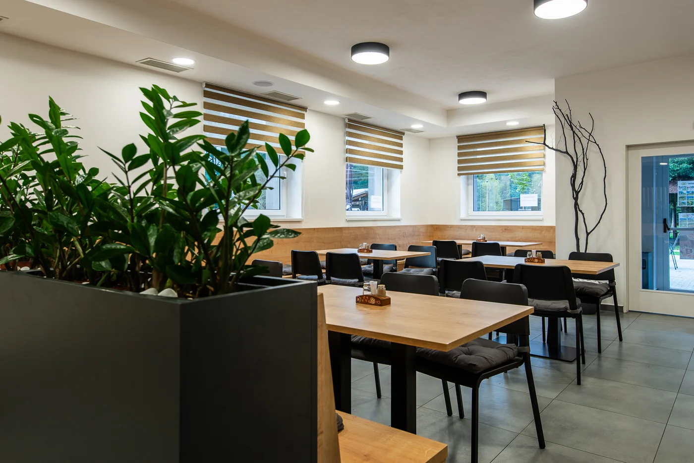 Tříchodové romantické menu pro dva v restauraci s výhledem na Čertovy skály